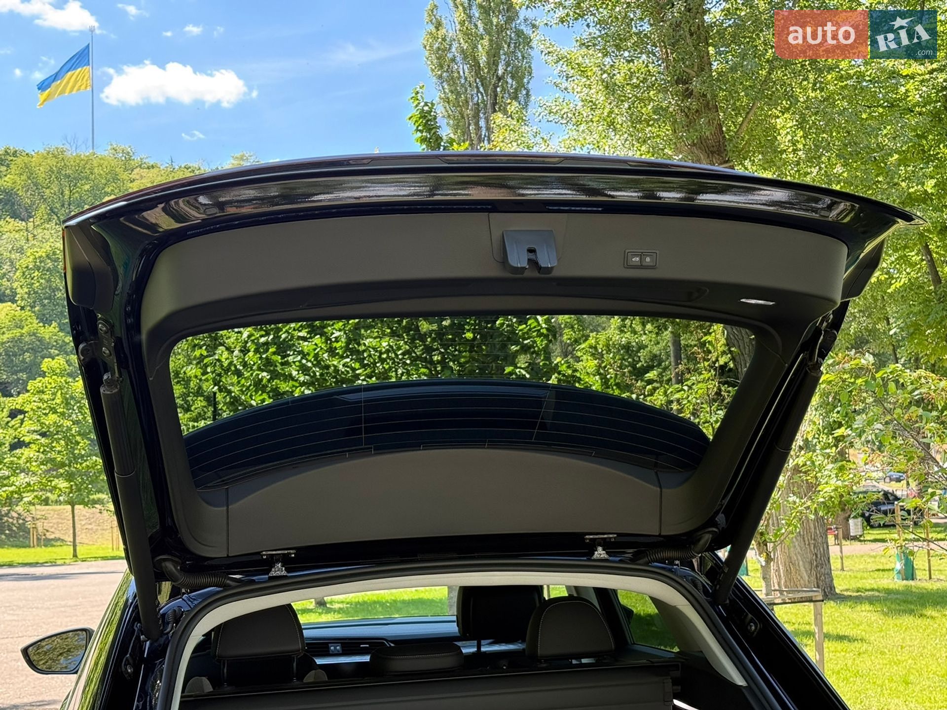 Audi Q8 e-tron 2023 VIN WA14AAGE1RB034188 фото оголошення 24 з 60