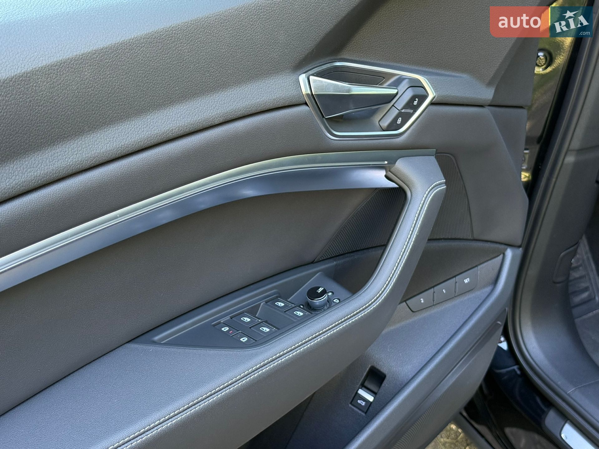 Audi Q8 e-tron 2023 VIN WA14AAGE1RB034188 фото оголошення 26 з 60