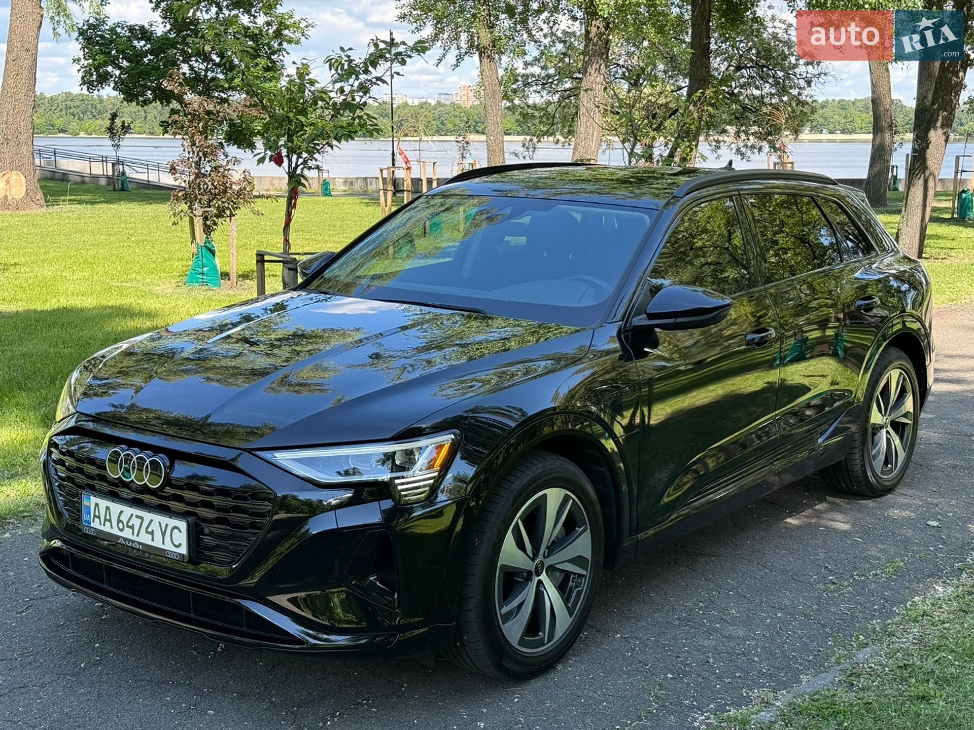 Audi Q8 e-tron 2023 VIN WA14AAGE1RB034188 фото оголошення 31 з 60