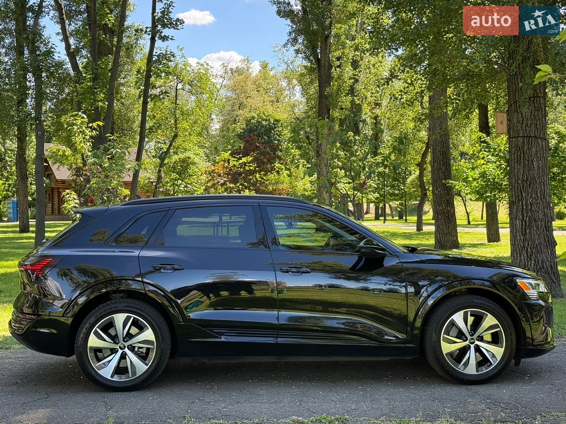 Audi Q8 e-tron 2023 VIN WA14AAGE1RB034188 фото оголошення 34 з 60