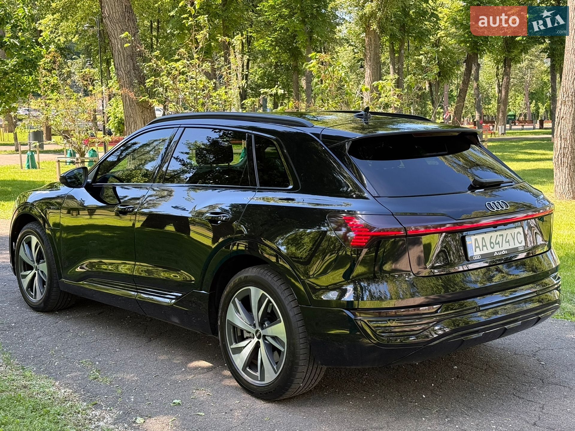 Audi Q8 e-tron 2023 VIN WA14AAGE1RB034188 фото оголошення 37 з 60