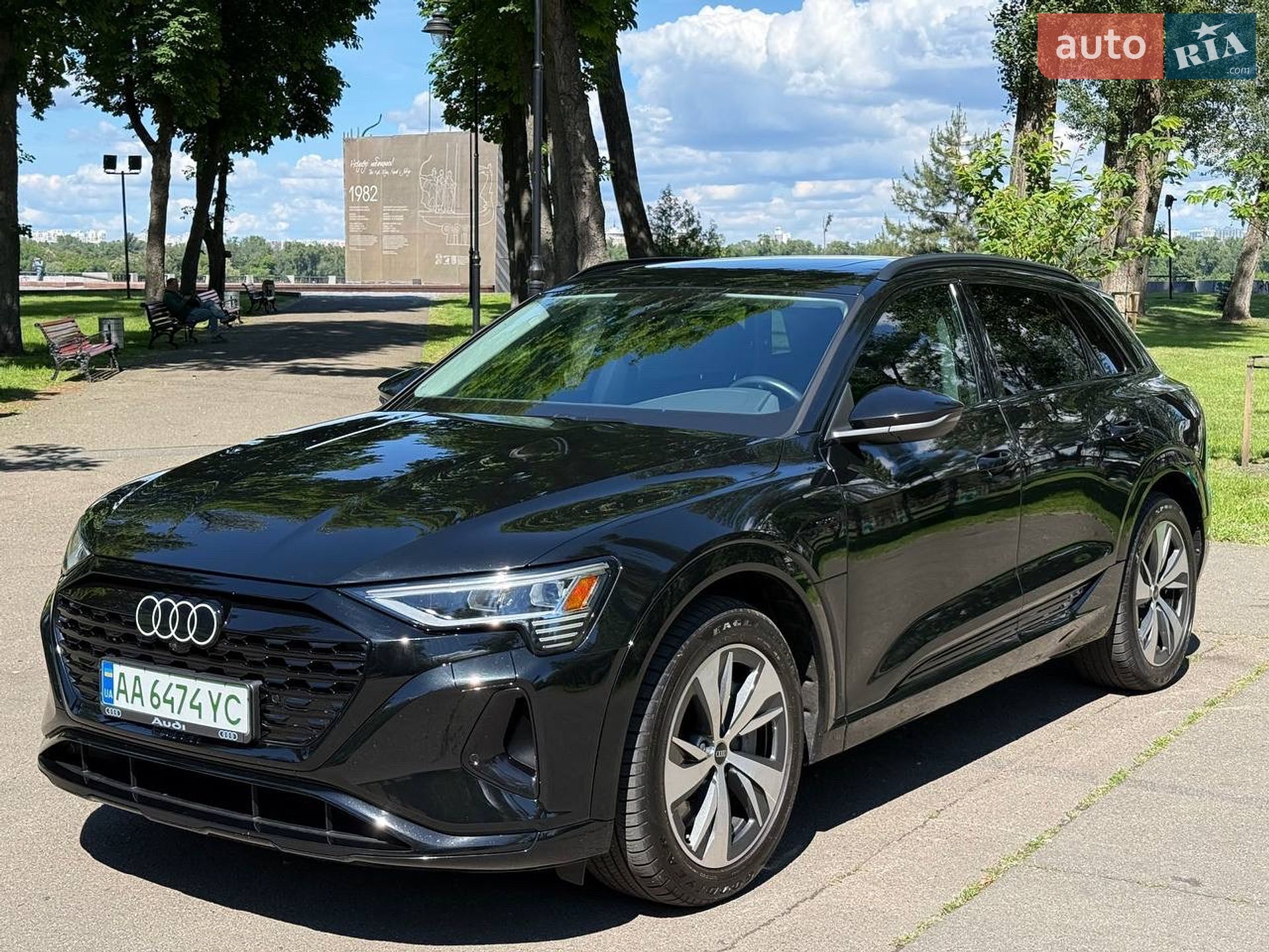 Audi Q8 e-tron 2023 VIN WA14AAGE1RB034188 фото оголошення 44 з 60