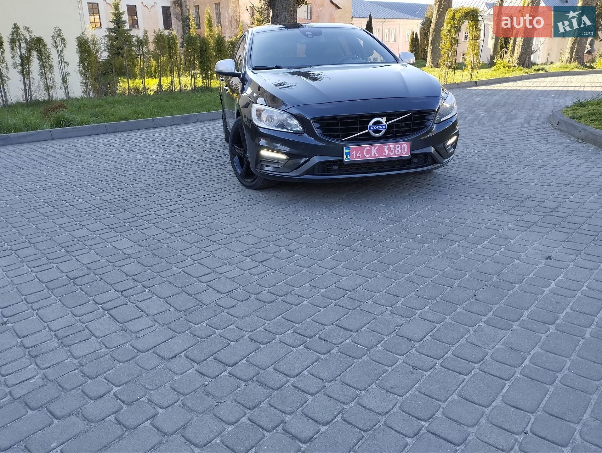 Volvo V60 2015 VIN YV1FW7980G1295949 фото оголошення 2 з 30
