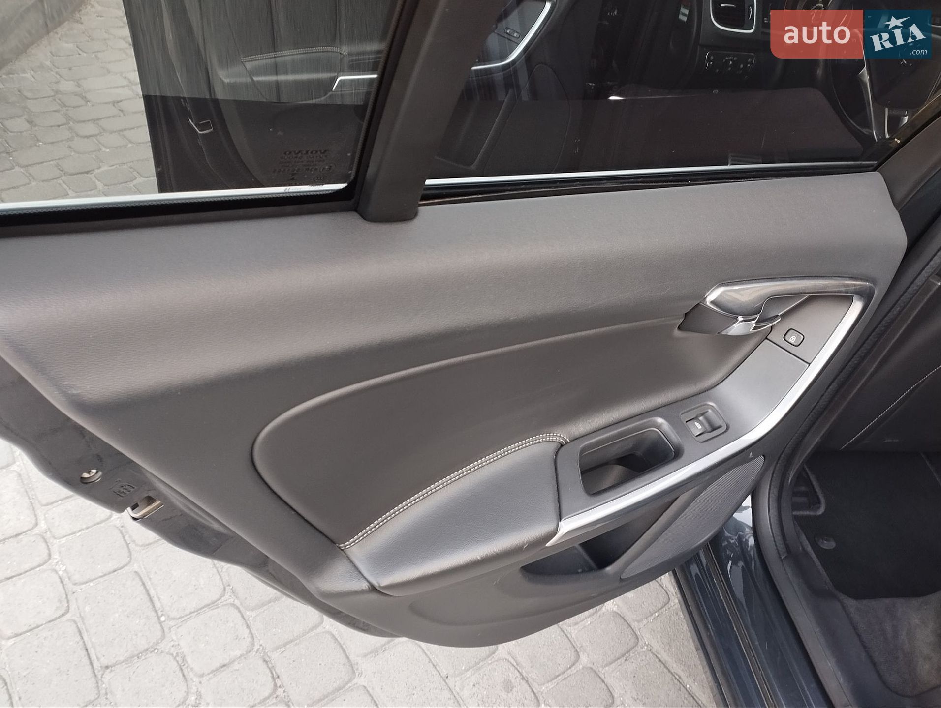 Volvo V60 2015 VIN YV1FW7980G1295949 фото оголошення 16 з 30