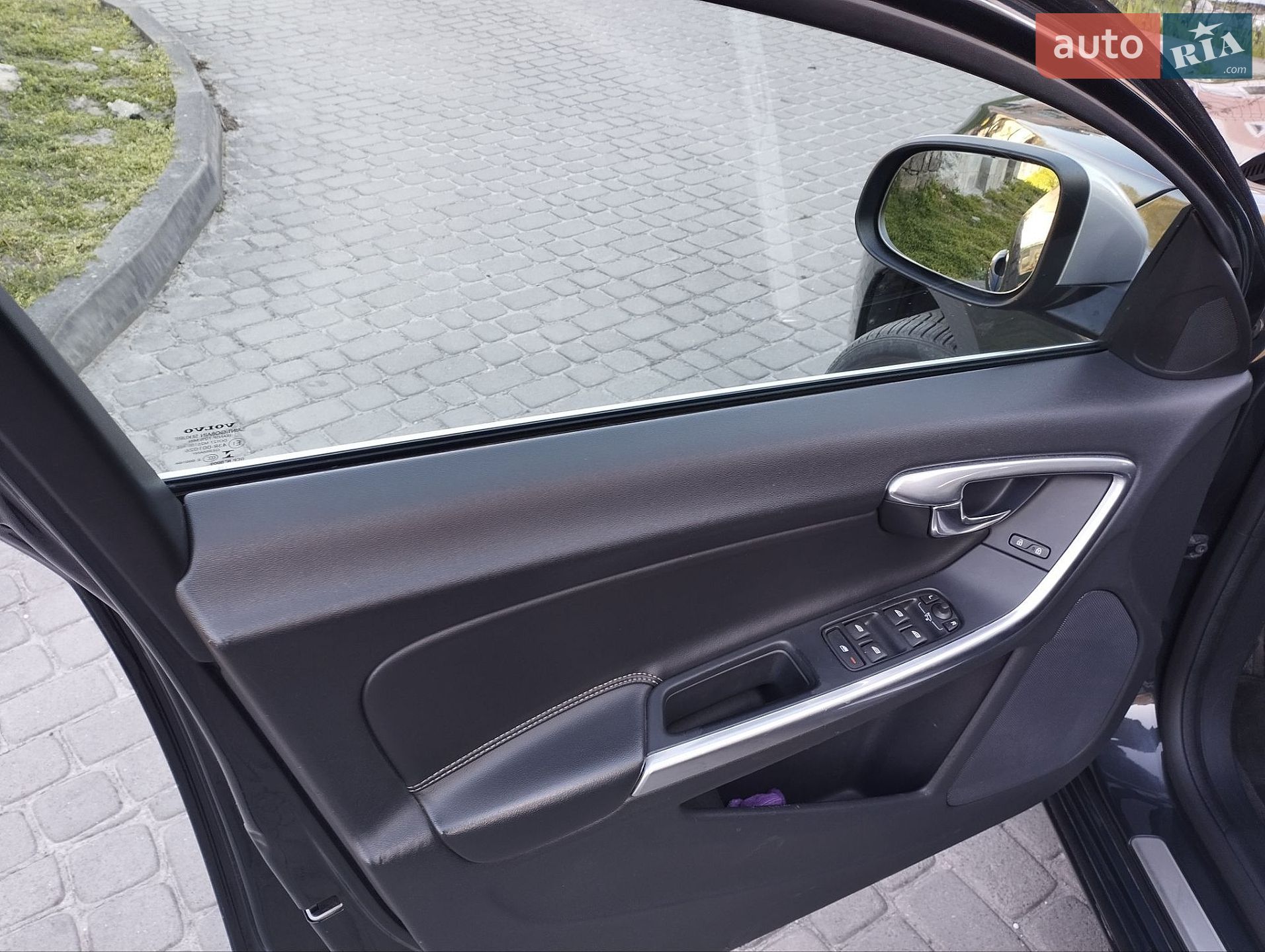 Volvo V60 2015 VIN YV1FW7980G1295949 фото оголошення 15 з 30