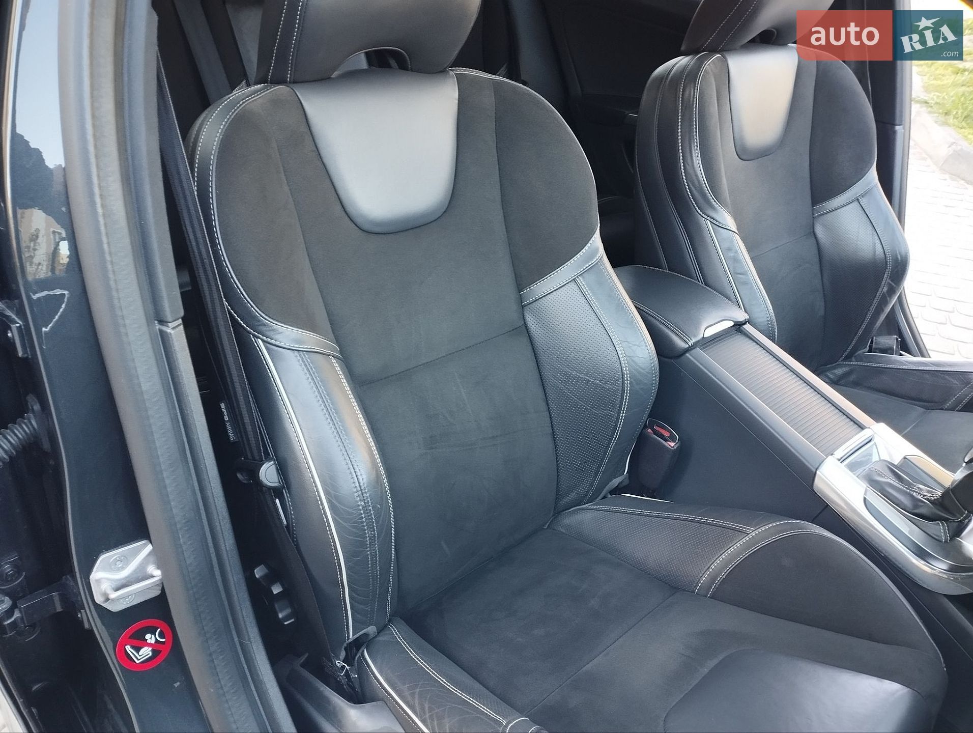 Volvo V60 2015 VIN YV1FW7980G1295949 фото оголошення 26 з 30