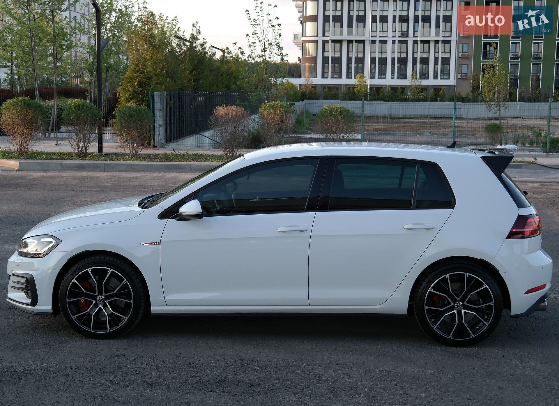 Volkswagen Golf GTI 2019 VIN WVWZZZAUZLW022777 фото оголошення 6 з 93