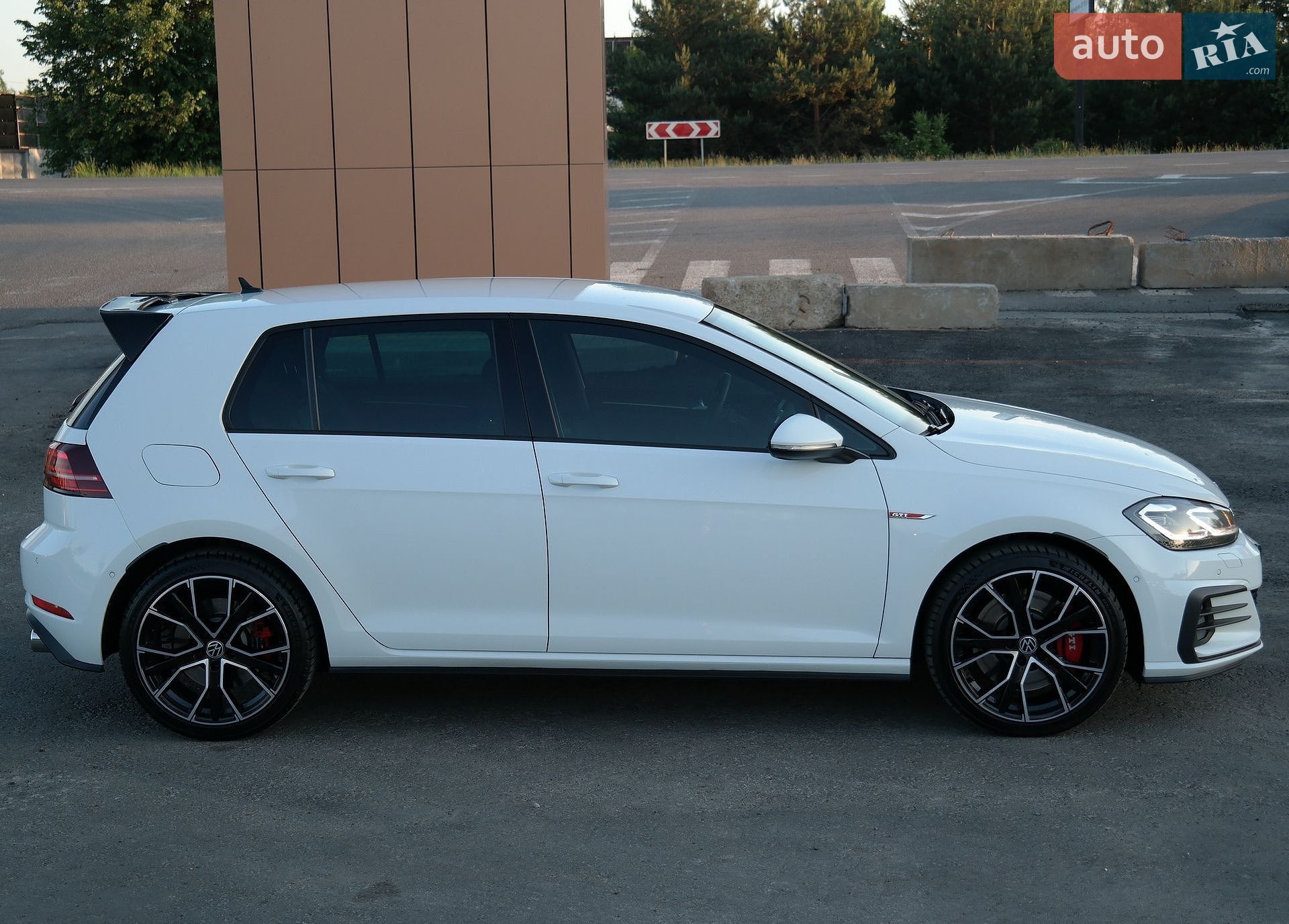 Volkswagen Golf GTI 2019 VIN WVWZZZAUZLW022777 фото оголошення 12 з 93