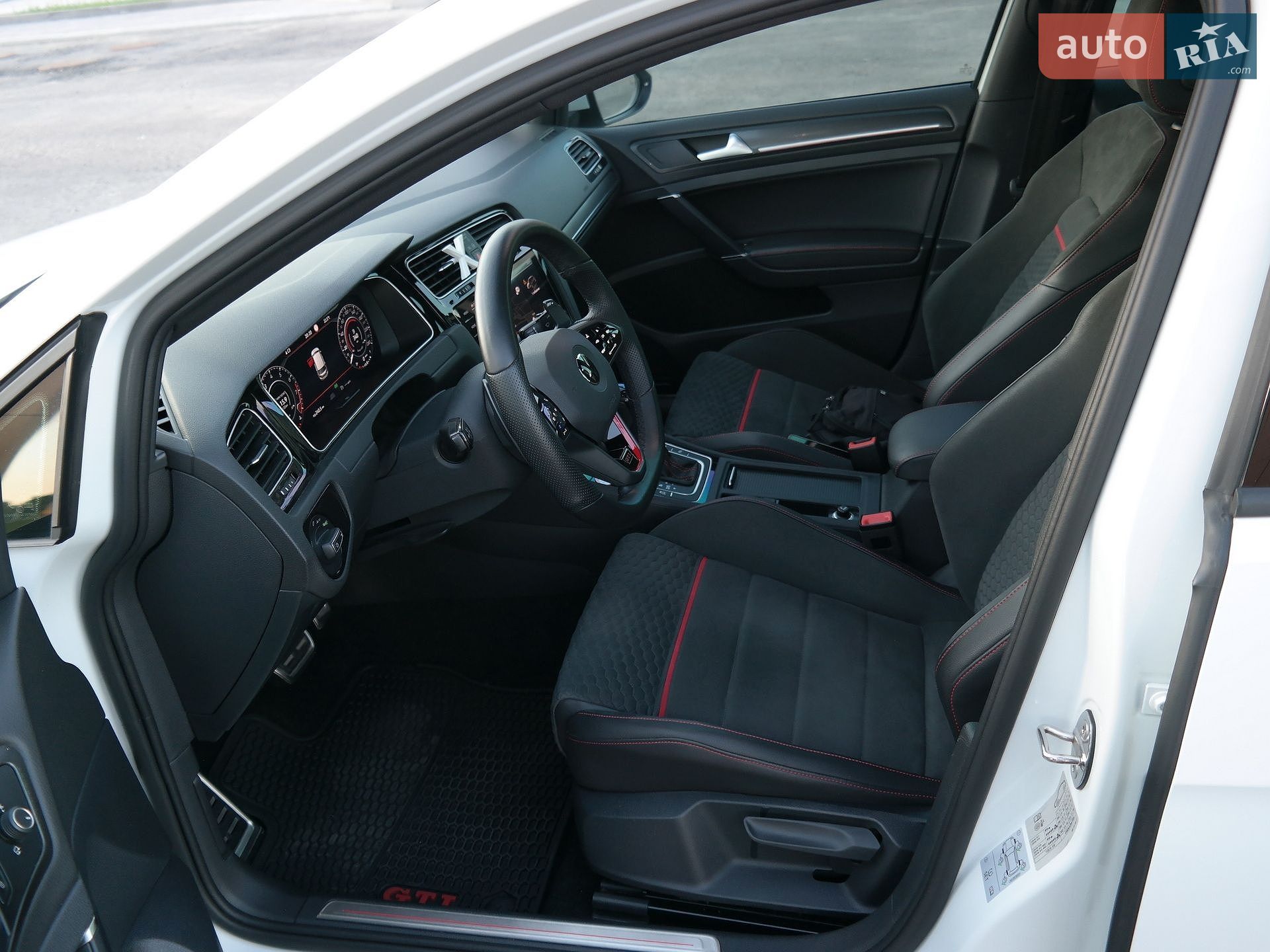 Volkswagen Golf GTI 2019 VIN WVWZZZAUZLW022777 фото оголошення 29 з 93