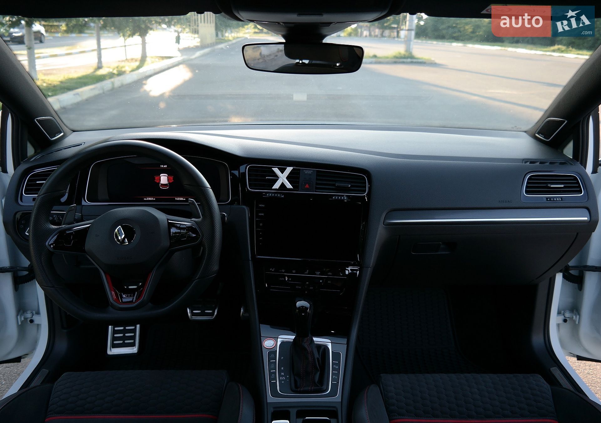 Volkswagen Golf GTI 2019 VIN WVWZZZAUZLW022777 фото оголошення 31 з 93