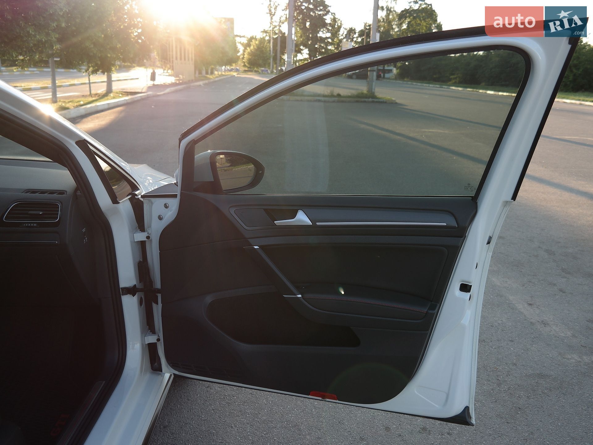 Volkswagen Golf GTI 2019 VIN WVWZZZAUZLW022777 фото оголошення 48 з 93