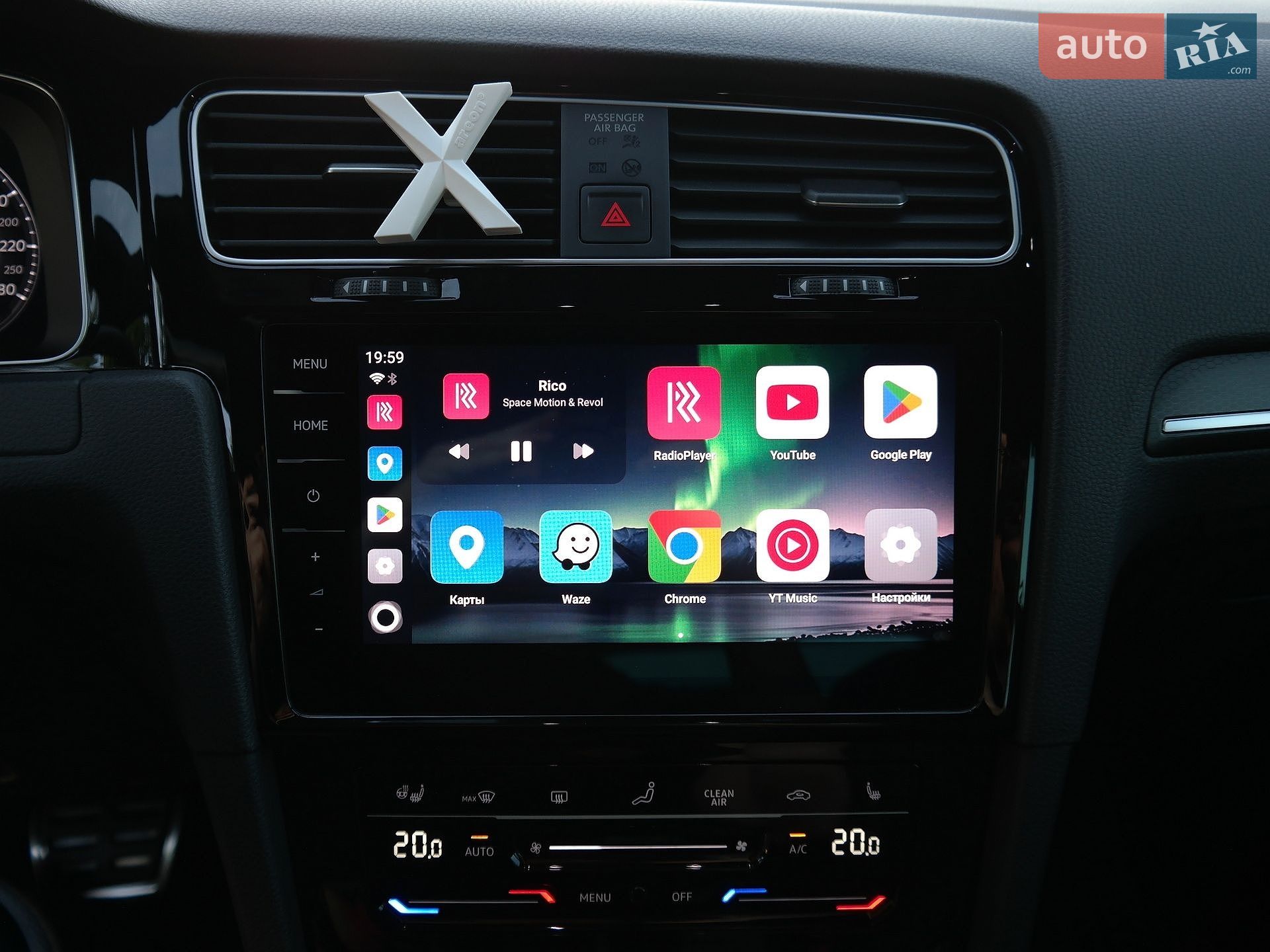 Volkswagen Golf GTI 2019 VIN WVWZZZAUZLW022777 фото оголошення 56 з 93