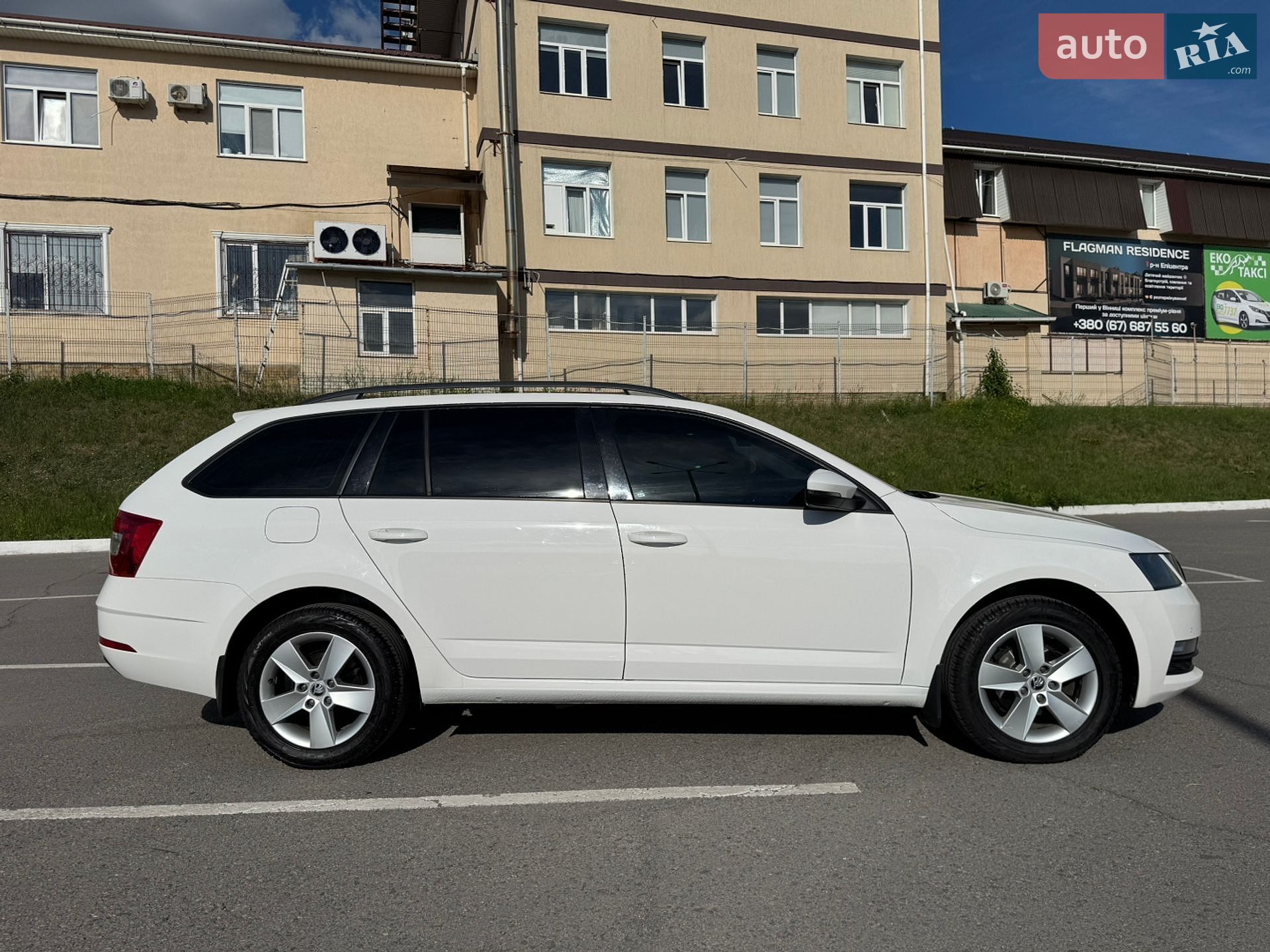 Skoda Octavia 2018 VIN TMBJG7NEXK0074610 фото оголошення 4 з 11