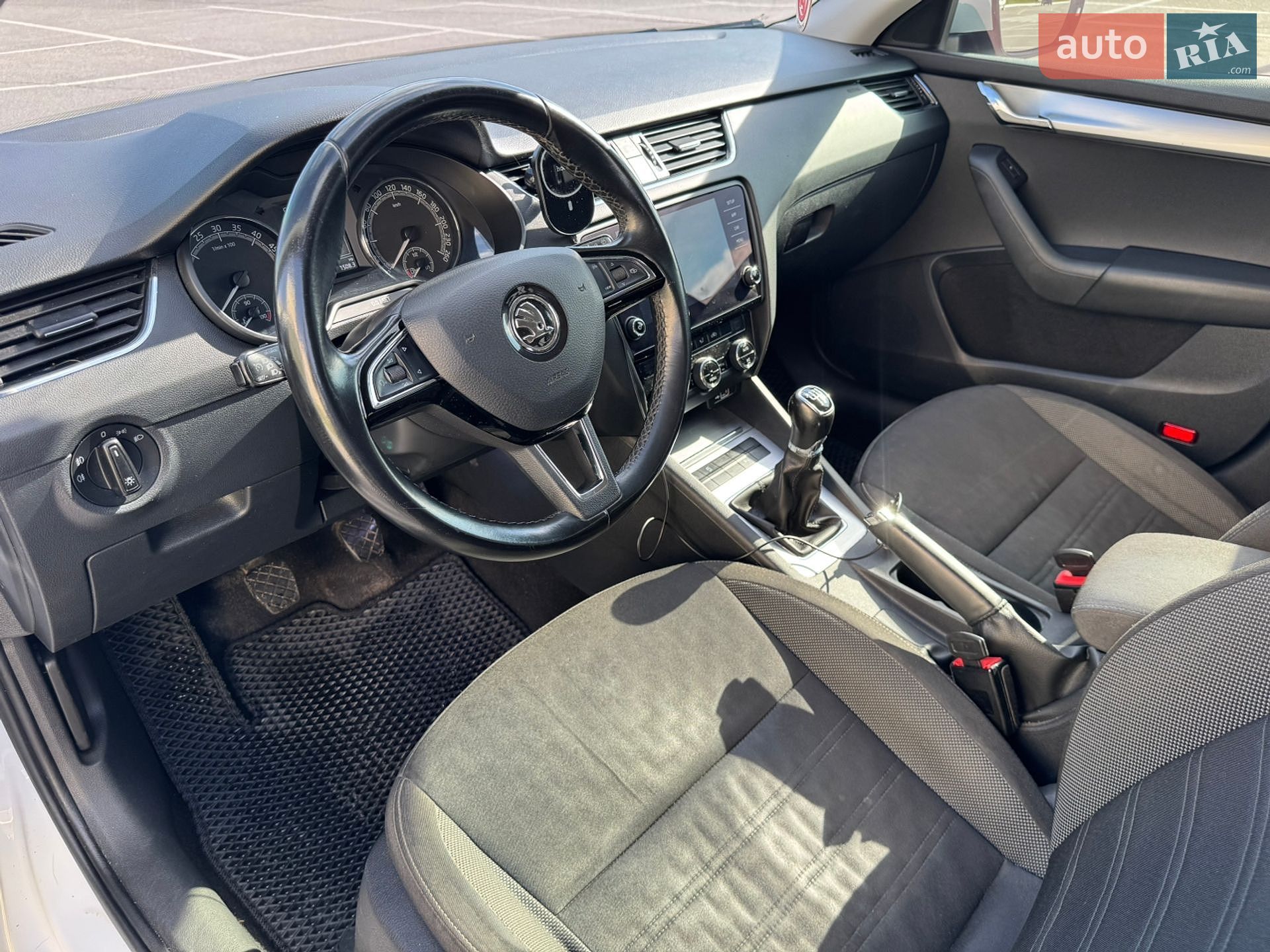 Skoda Octavia 2018 VIN TMBJG7NEXK0074610 фото оголошення 9 з 11