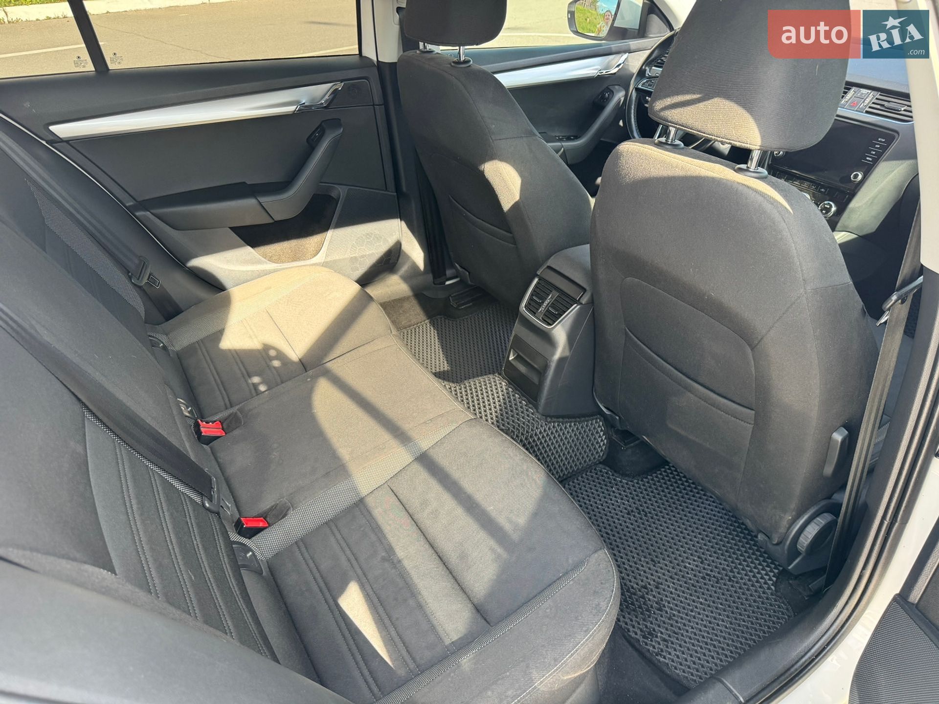 Skoda Octavia 2018 VIN TMBJG7NEXK0074610 фото оголошення 10 з 11