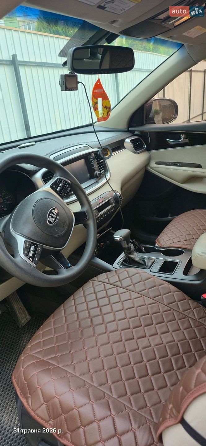 Kia Sorento 2018 VIN 5XYPG4A53KG488577 фото оголошення 3 з 29