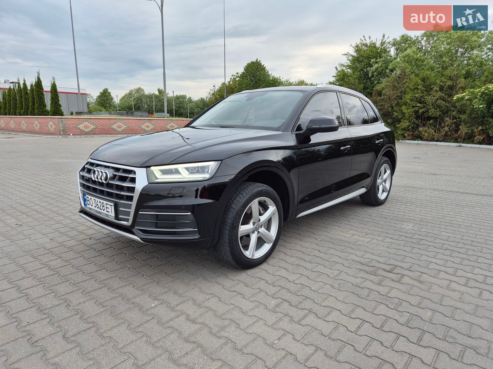 Audi Q5 2018 VIN WA1ANAFY9J2221170 фото оголошення 2 з 43