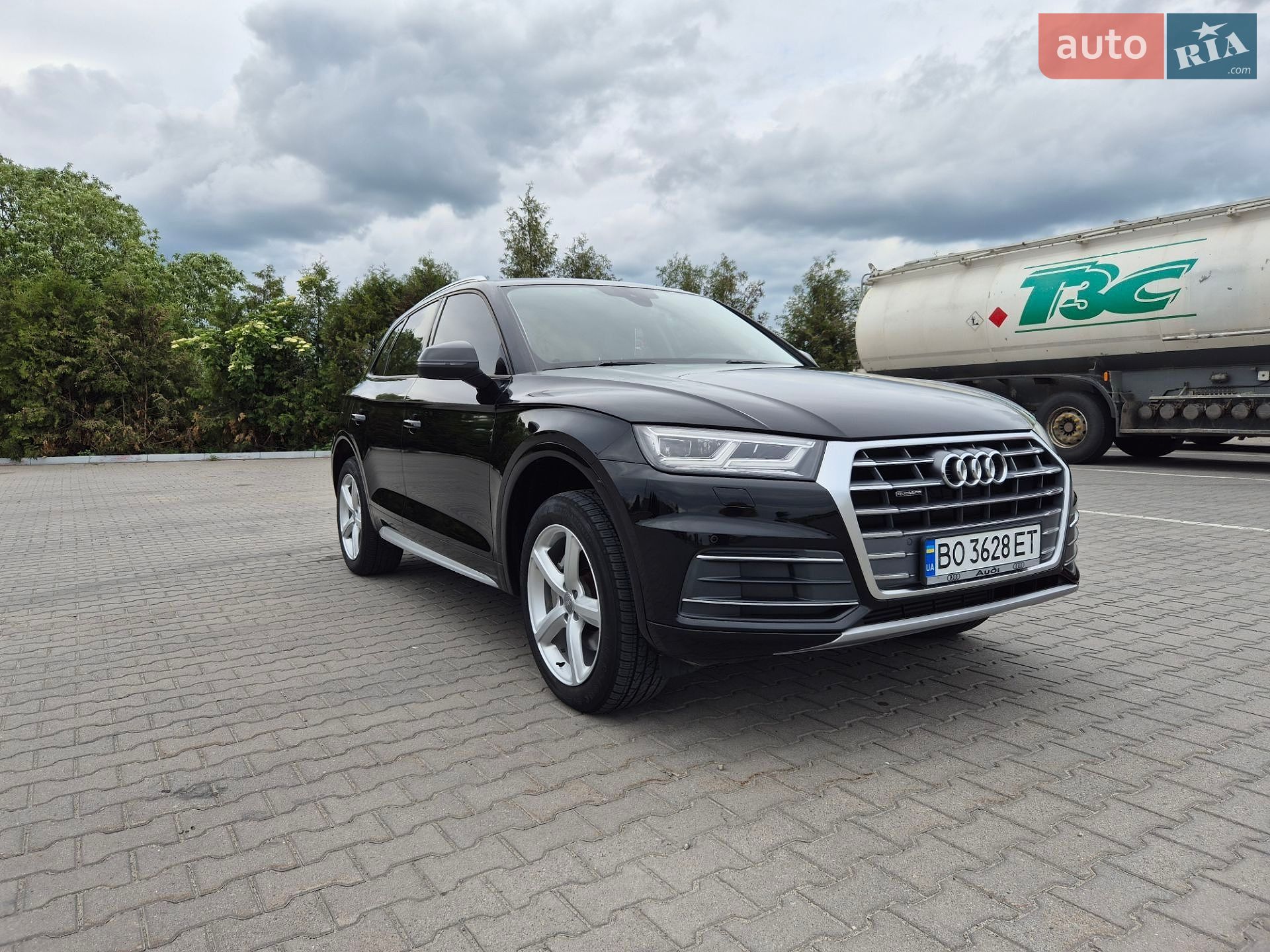 Audi Q5 2018 VIN WA1ANAFY9J2221170 фото оголошення 17 з 43