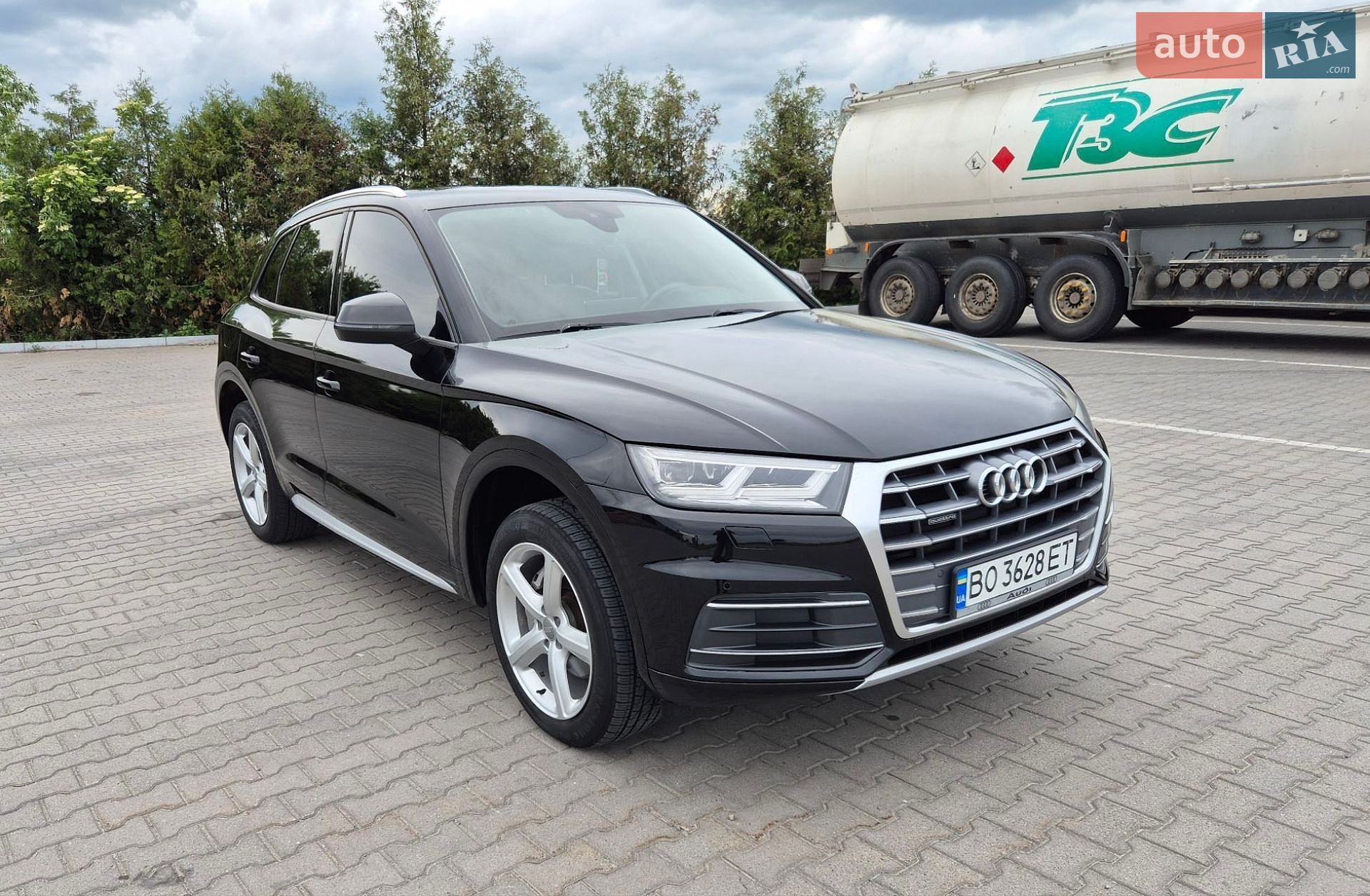 Audi Q5 2018 VIN WA1ANAFY9J2221170 фото оголошення 18 з 43