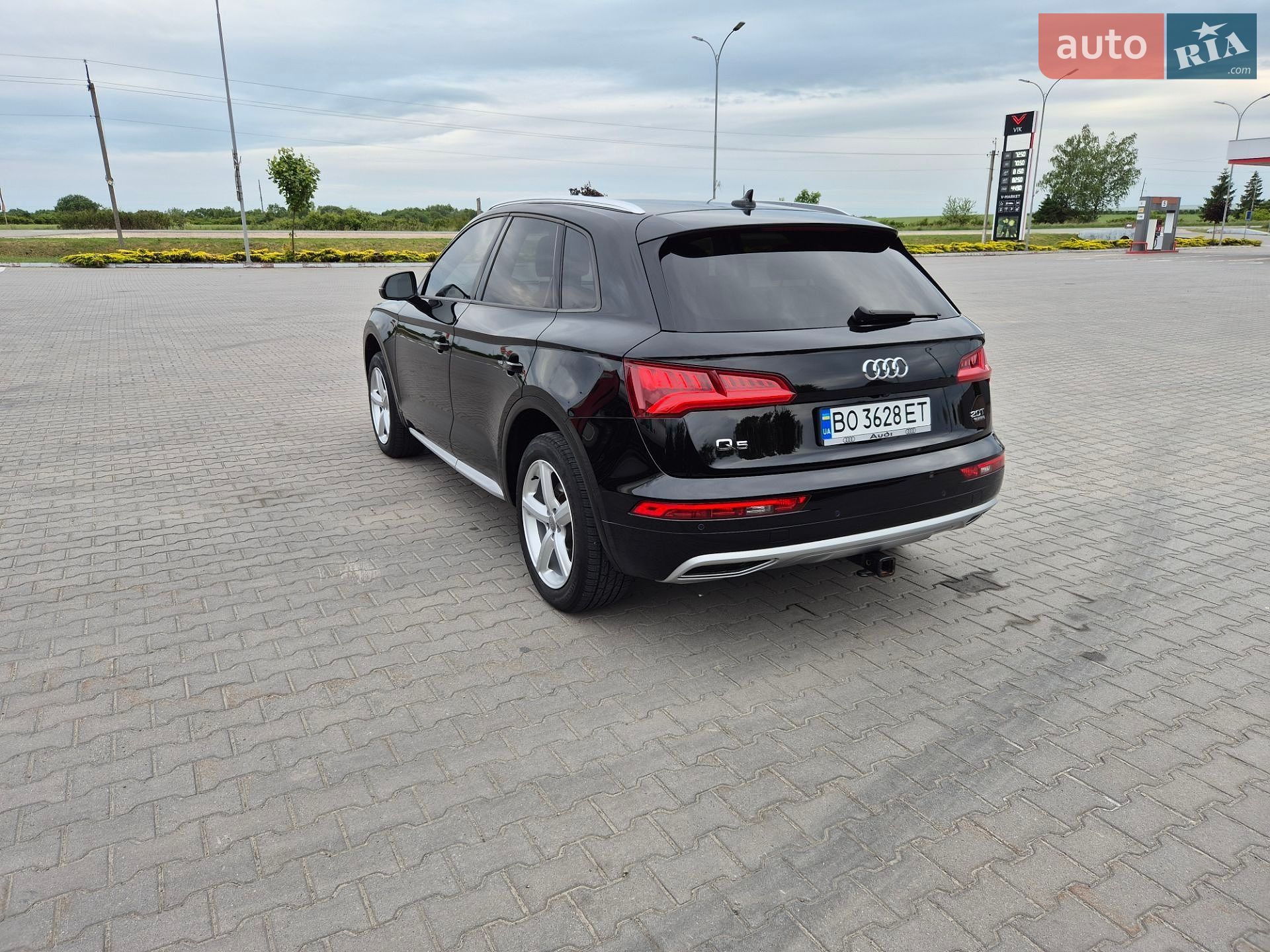 Audi Q5 2018 VIN WA1ANAFY9J2221170 фото оголошення 27 з 43