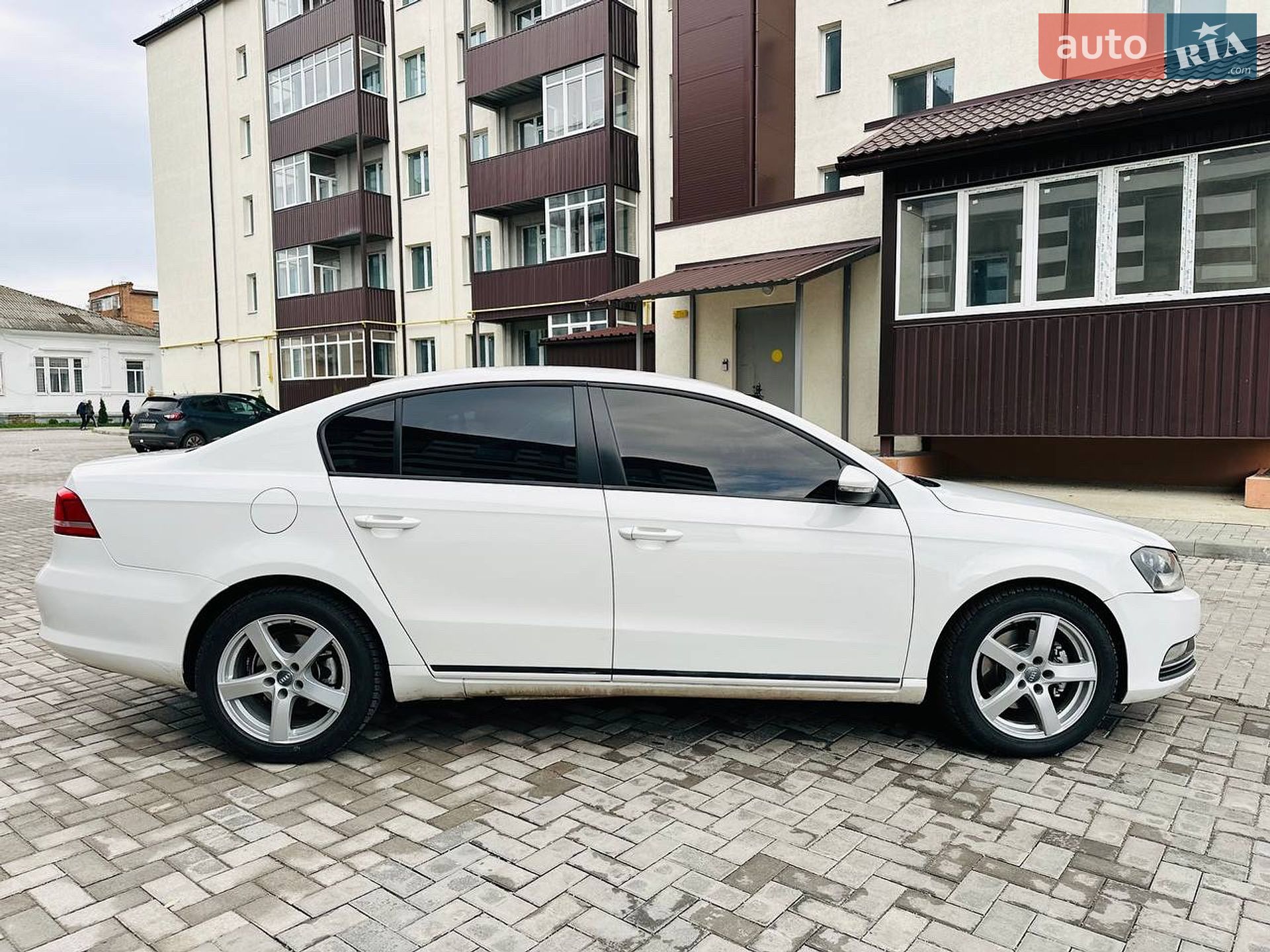 Volkswagen Passat 2011 VIN WVWZZZ3CZCP021256 фото оголошення 2 з 10