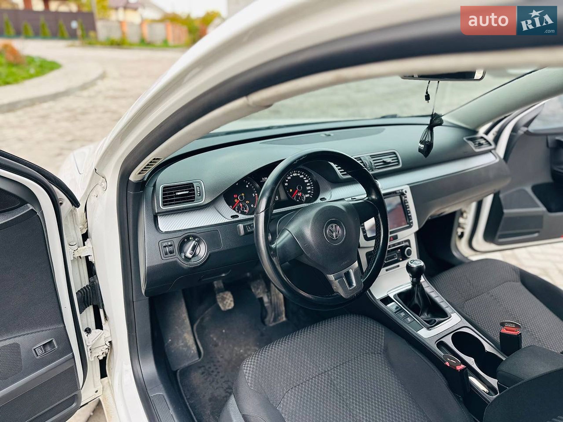 Volkswagen Passat 2011 VIN WVWZZZ3CZCP021256 фото оголошення 8 з 10
