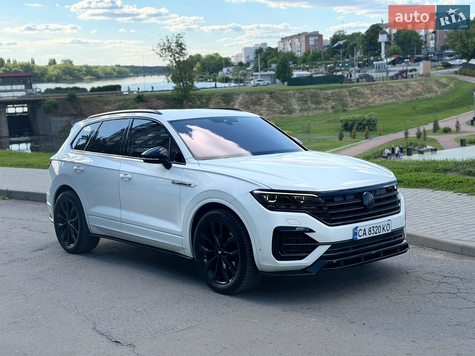 Volkswagen Touareg 2019 VIN WVGZZZCRZKD049232 фото оголошення 13 з 13