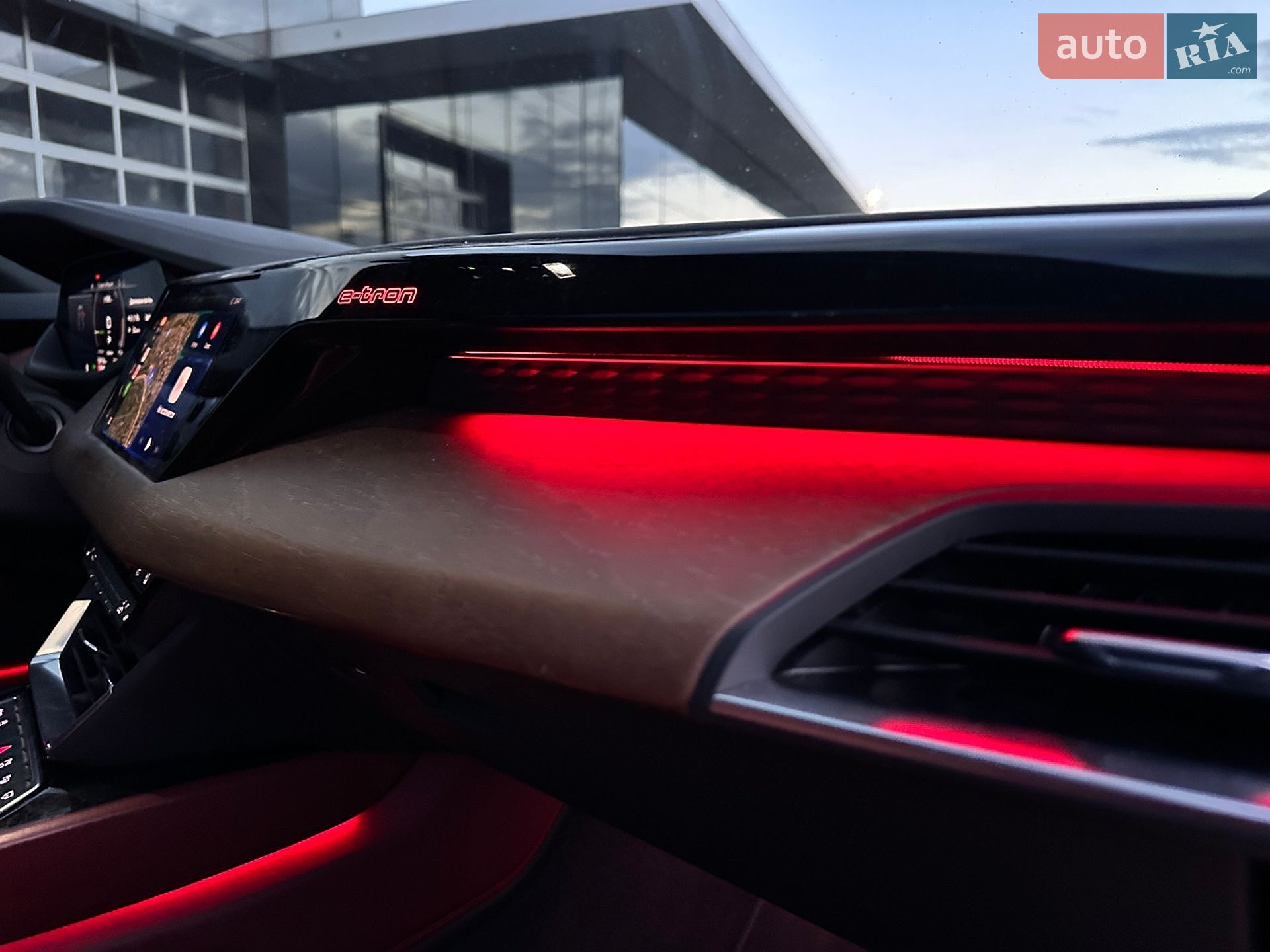 Audi e-tron GT 2021 VIN WAUDJBFW3N7004061 фото оголошення 27 з 62