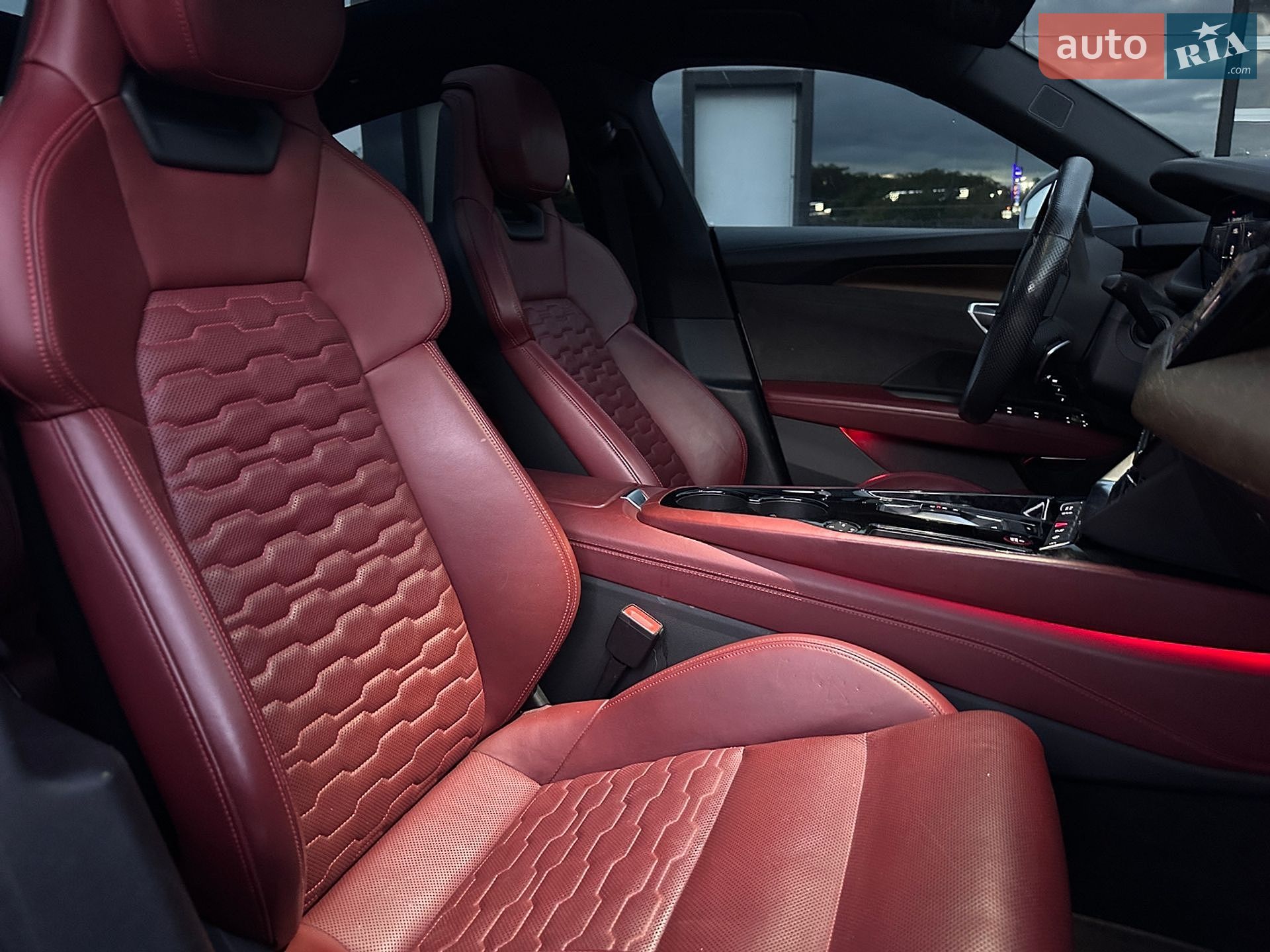 Audi e-tron GT 2021 VIN WAUDJBFW3N7004061 фото оголошення 28 з 62
