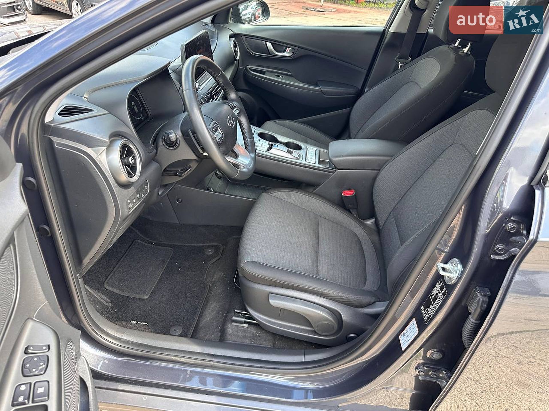 Hyundai Kona Electric 2022 VIN TMAK281HFNJ052338 фото оголошення 25 з 46
