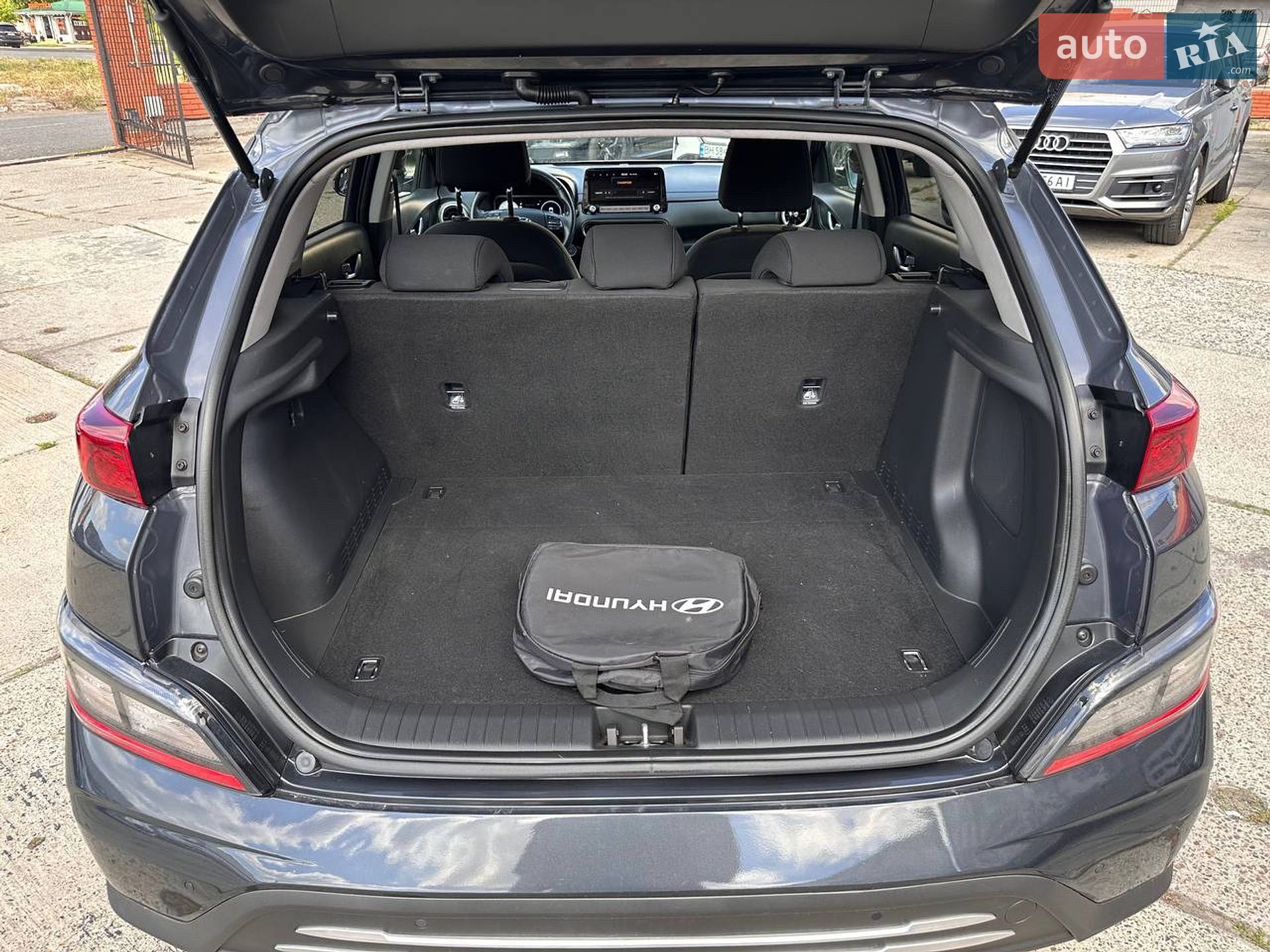 Hyundai Kona Electric 2022 VIN TMAK281HFNJ052338 фото оголошення 31 з 46