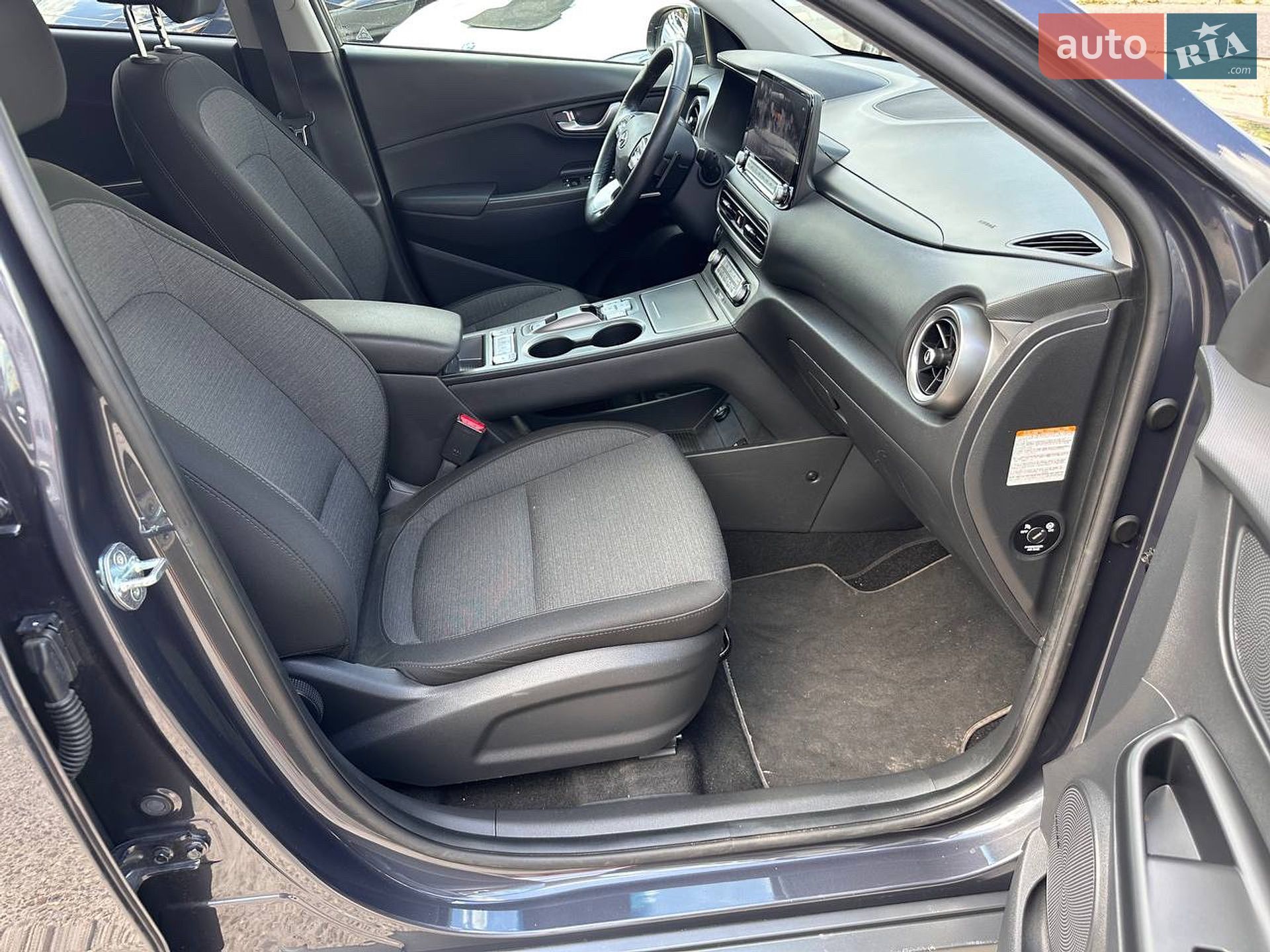Hyundai Kona Electric 2022 VIN TMAK281HFNJ052338 фото оголошення 33 з 46
