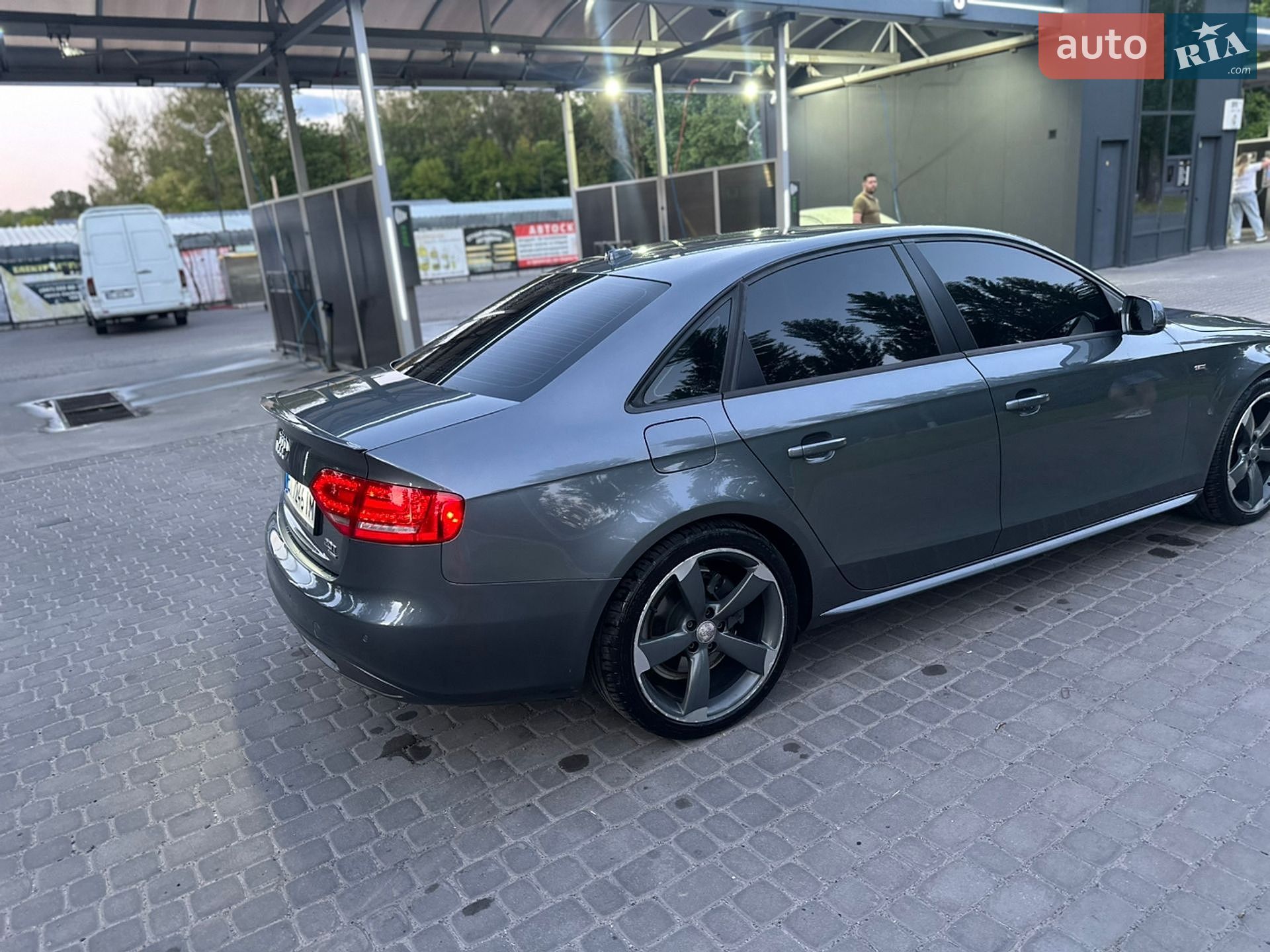 Audi A4 2011 VIN WAUKFAFL6CN002712 фото оголошення 12 з 16