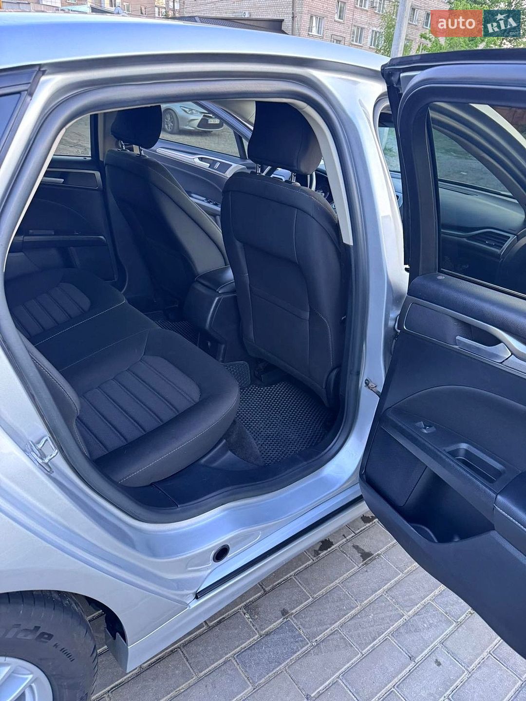 Ford Fusion 2018 VIN 3FA6P0HD7JR208042 фото оголошення 19 з 28