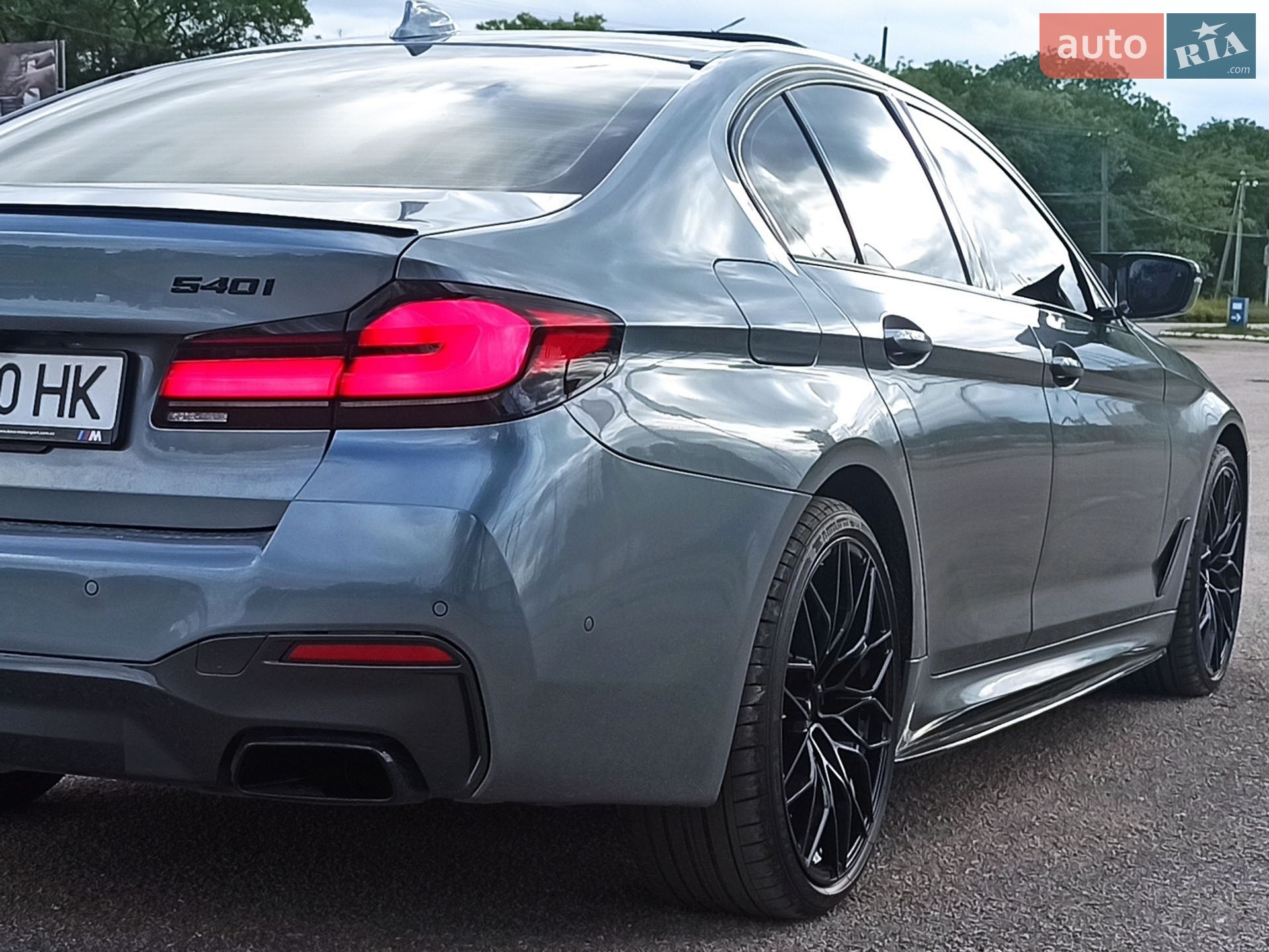 BMW 5 Series 2018 VIN WBAJE7C59KWW10059 фото оголошення 6 з 25