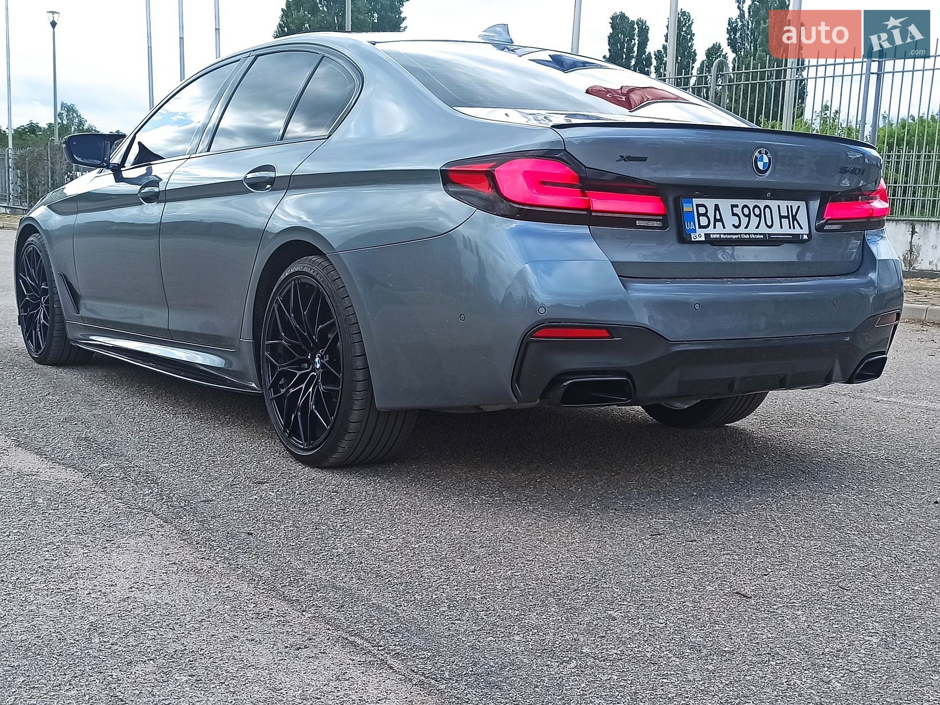 BMW 5 Series 2018 VIN WBAJE7C59KWW10059 фото оголошення 9 з 25