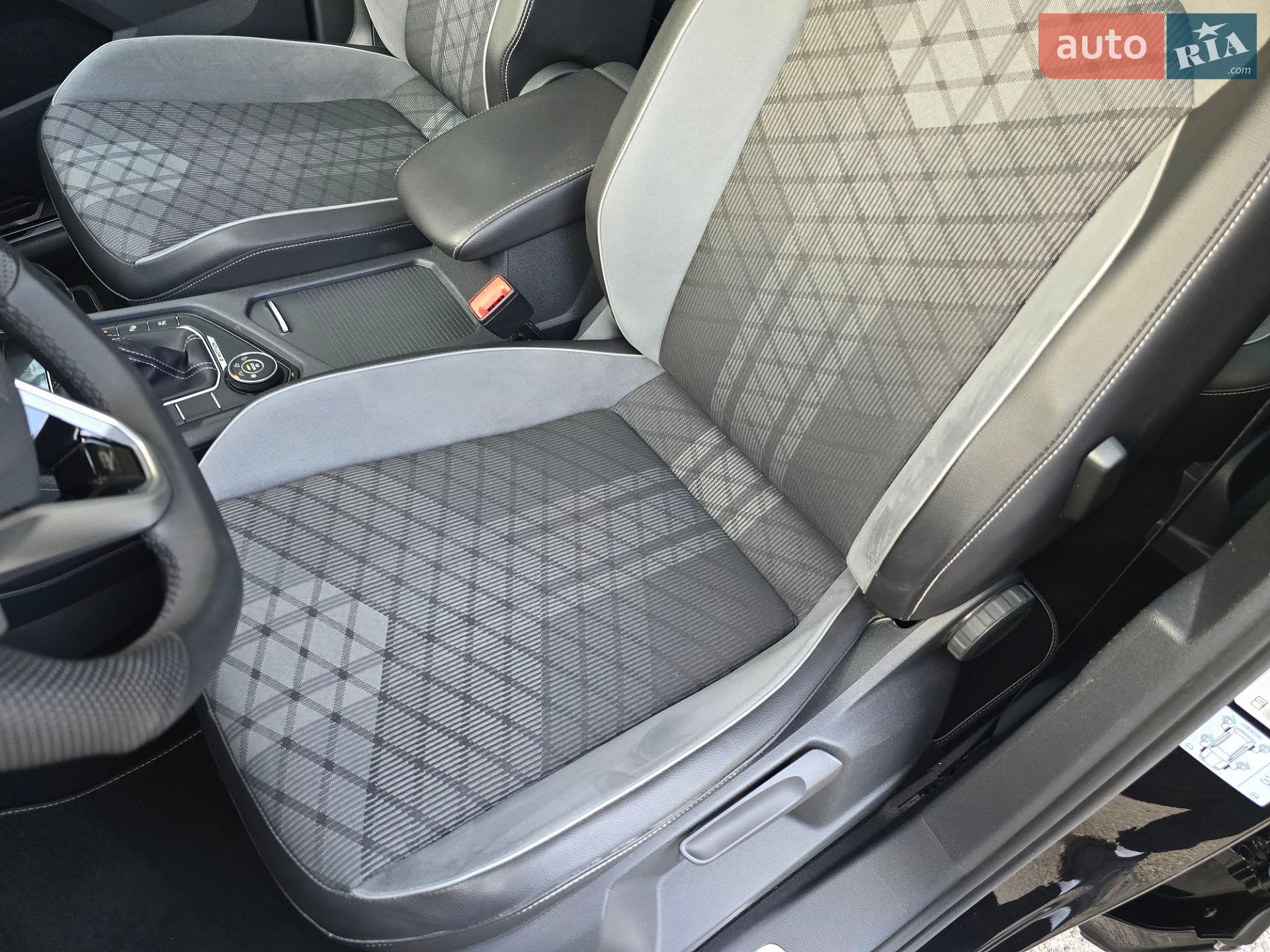 Volkswagen Tiguan 2022 VIN WVGZZZ5NZNW038880 фото оголошення 41 з 90