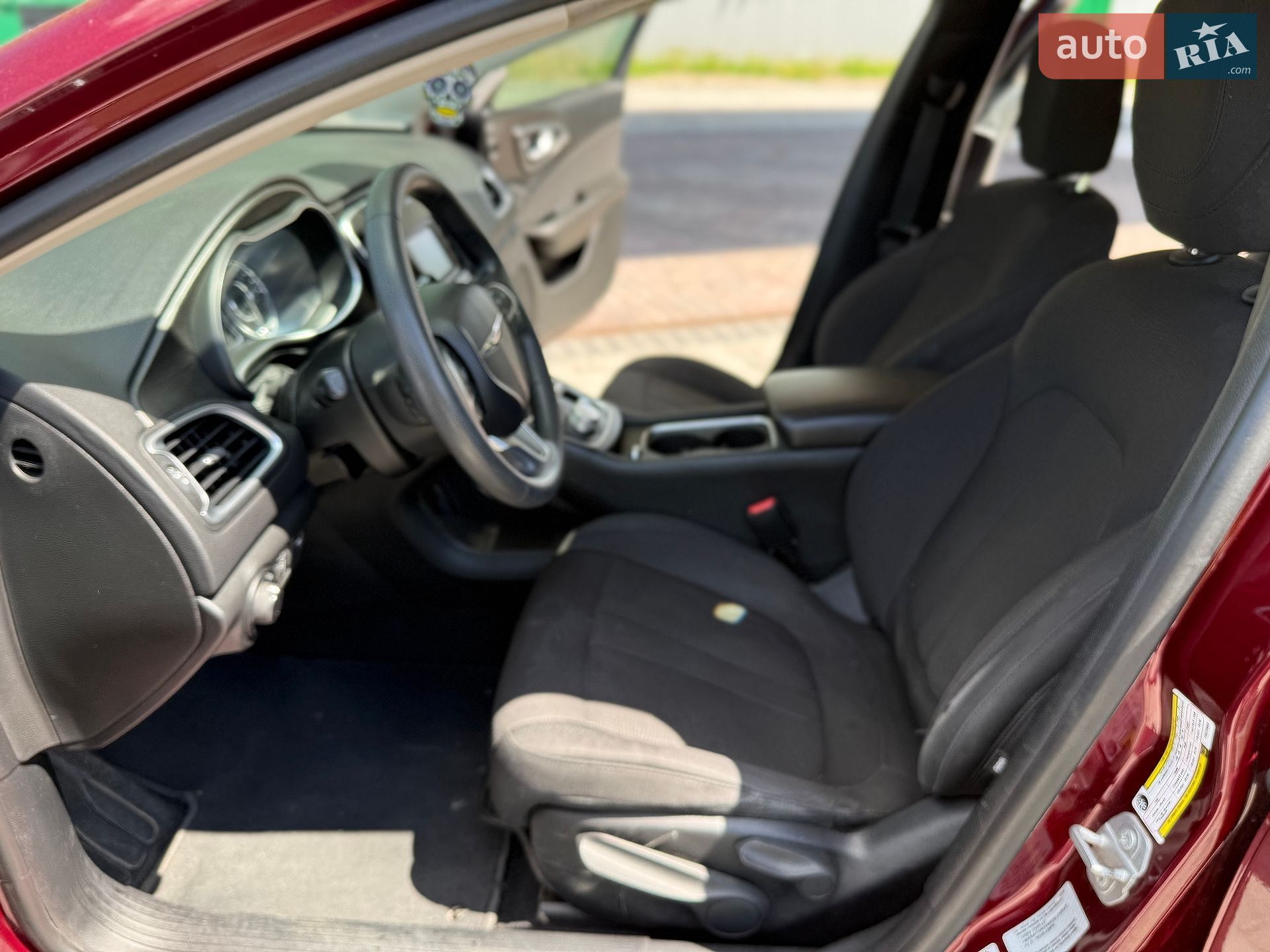 Chrysler 200 2015 VIN 1C3CCCAB5FN718861 фото оголошення 13 з 26
