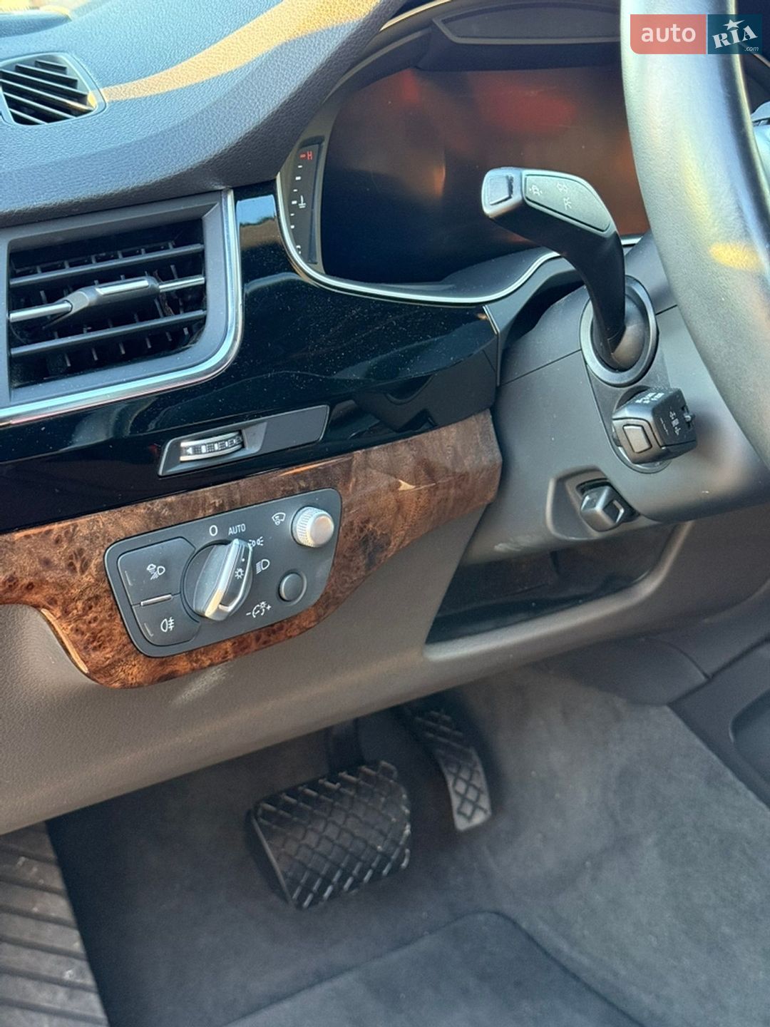Audi Q7 2019 VIN WA1VABF74KD036279 фото оголошення 17 з 40