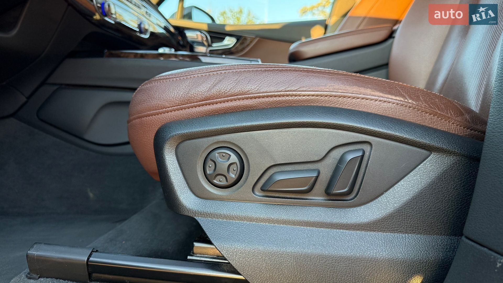 Audi Q7 2019 VIN WA1VABF74KD036279 фото оголошення 25 з 40