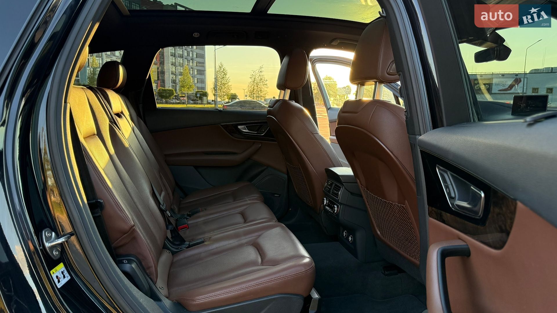 Audi Q7 2019 VIN WA1VABF74KD036279 фото оголошення 31 з 40