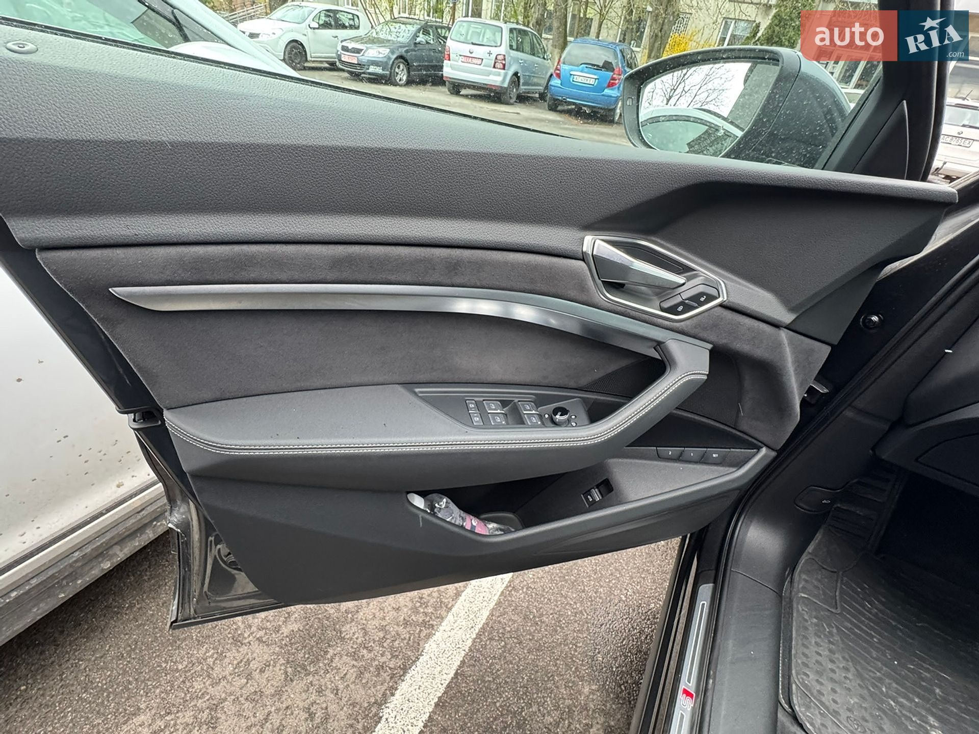 Audi Q8 Sportback e-tron 2023 VIN WAUZZZGE5RB023596 фото оголошення 32 з 111