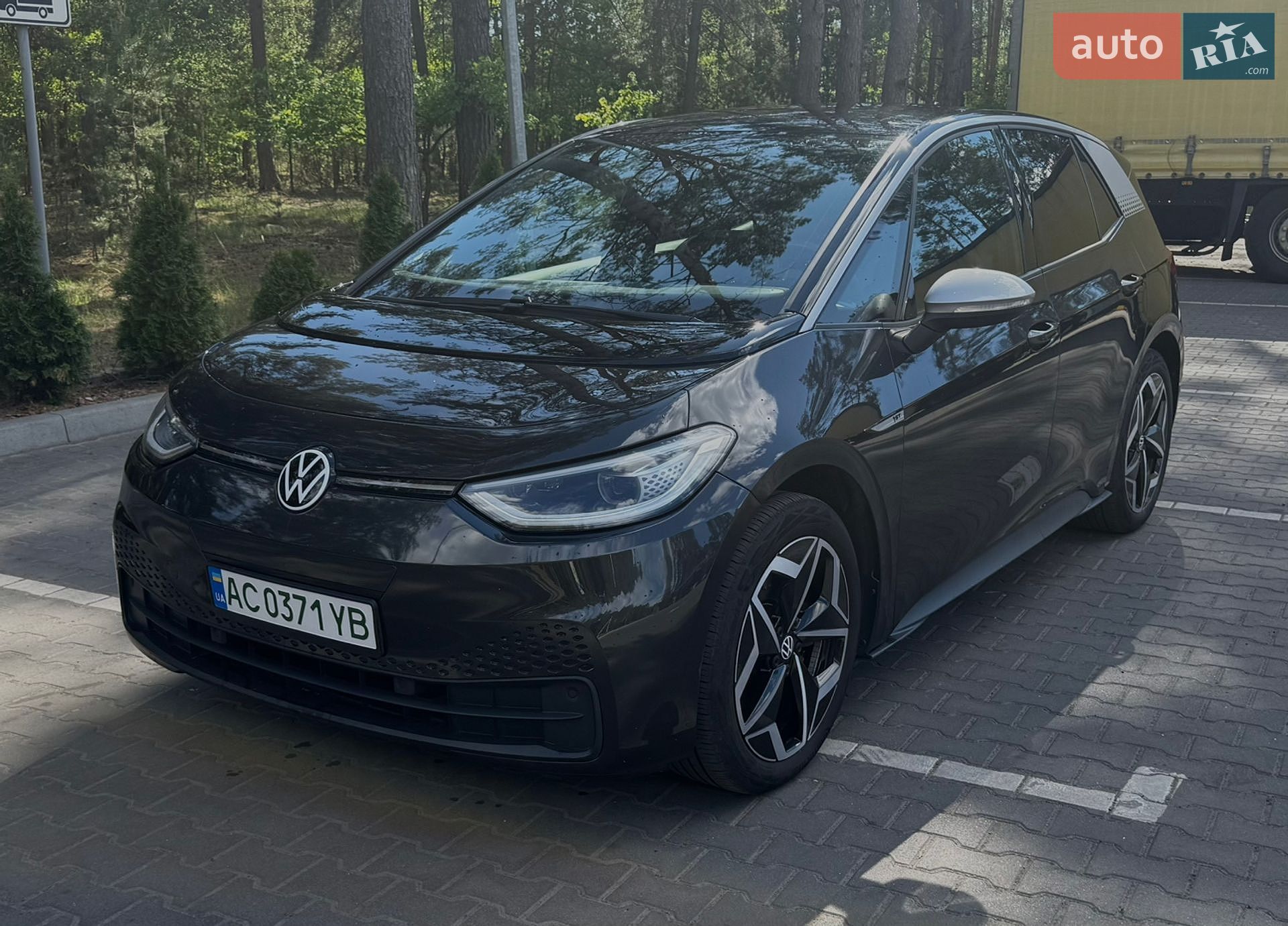 Volkswagen ID.3 2020 VIN WVWZZZE1ZMP003880 фото оголошення 3 з 13
