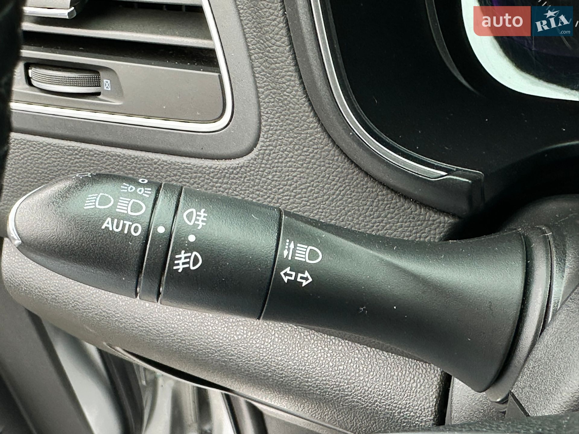Renault Koleos 2018 VIN VF1RZG003JC304881 фото оголошення 39 з 120