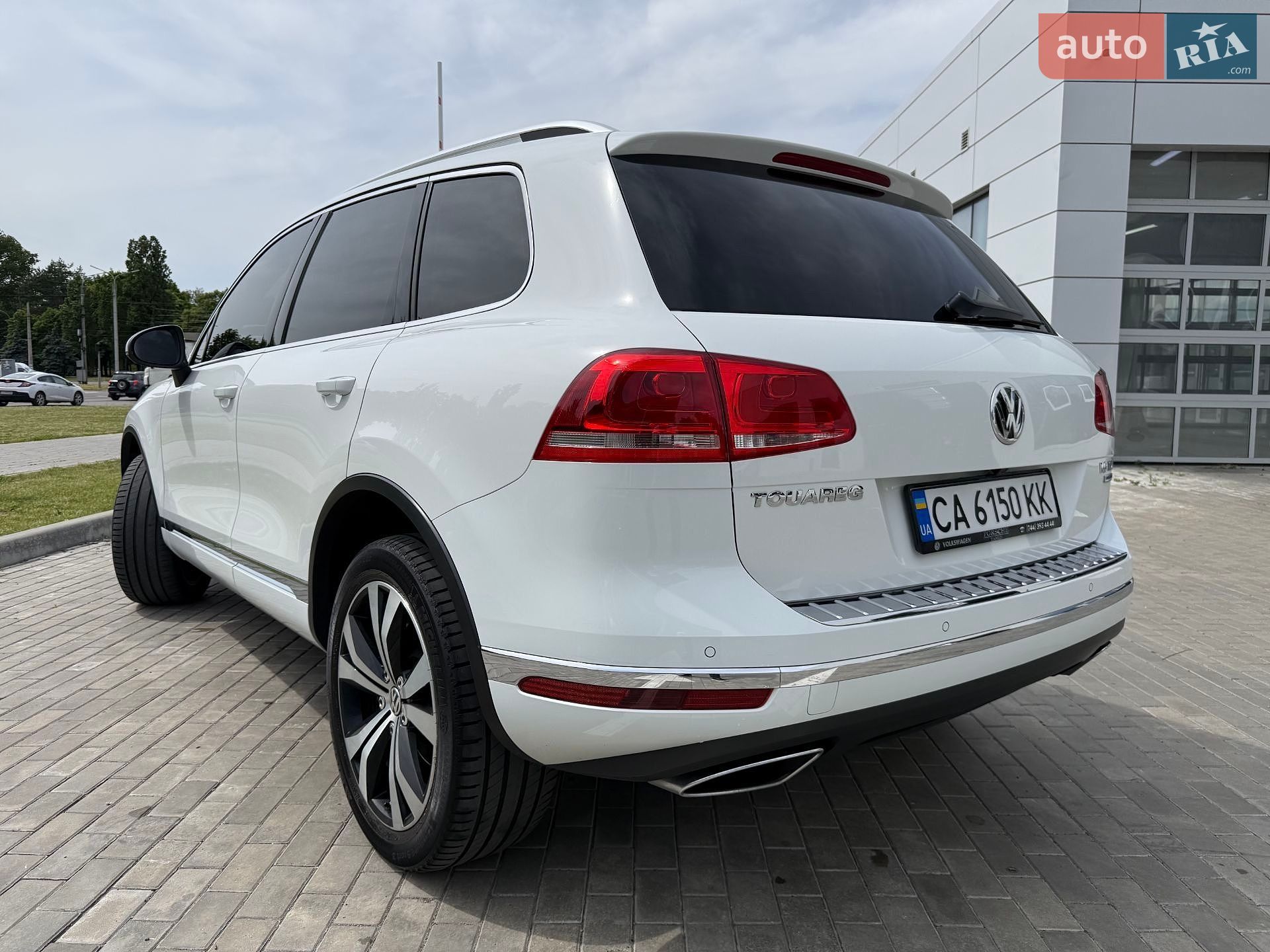 Volkswagen Touareg 2016 VIN WVGZZZ7PZHD004334 фото оголошення 11 з 28
