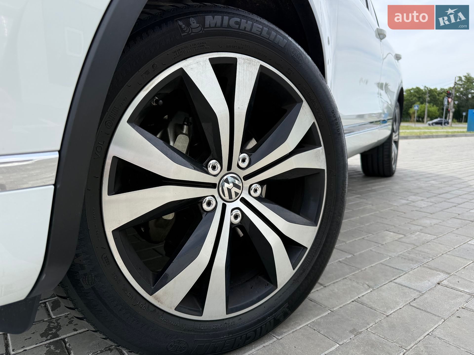Volkswagen Touareg 2016 VIN WVGZZZ7PZHD004334 фото оголошення 13 з 28
