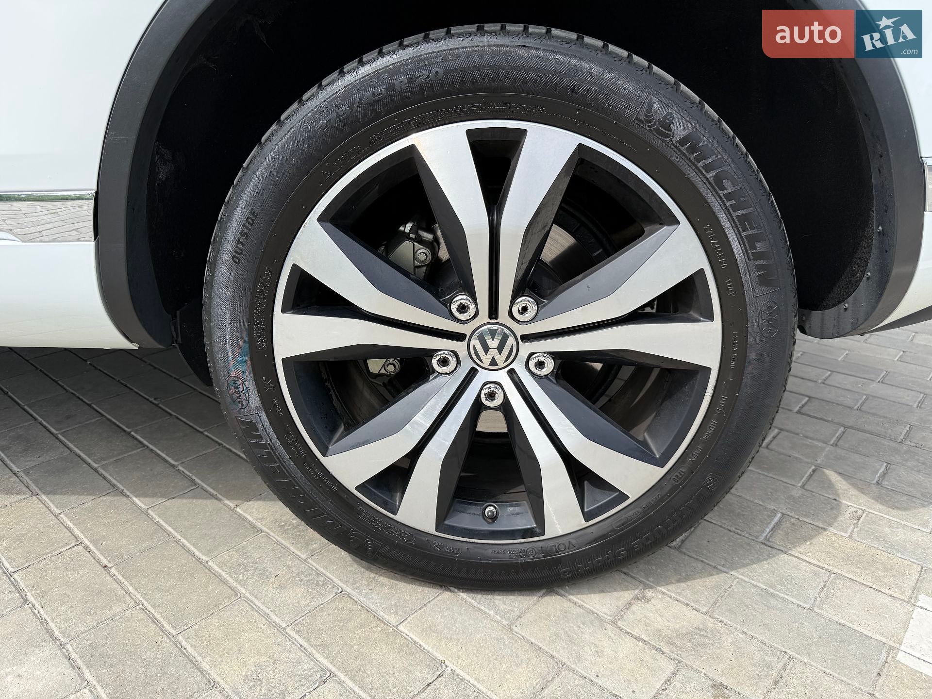Volkswagen Touareg 2016 VIN WVGZZZ7PZHD004334 фото оголошення 15 з 28