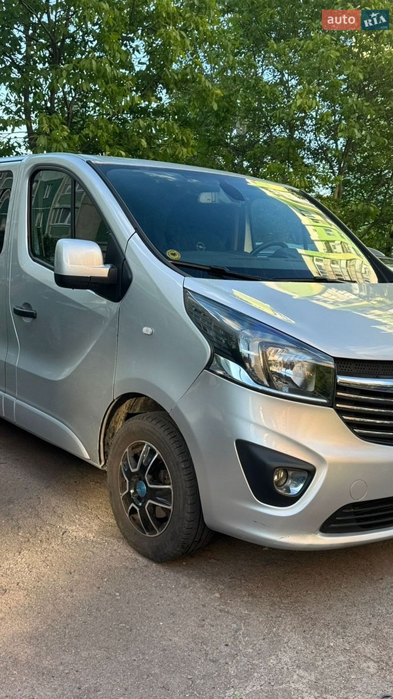 Opel Vivaro 2017 VIN W0LJ7D602HV645941 фото оголошення 3 з 18