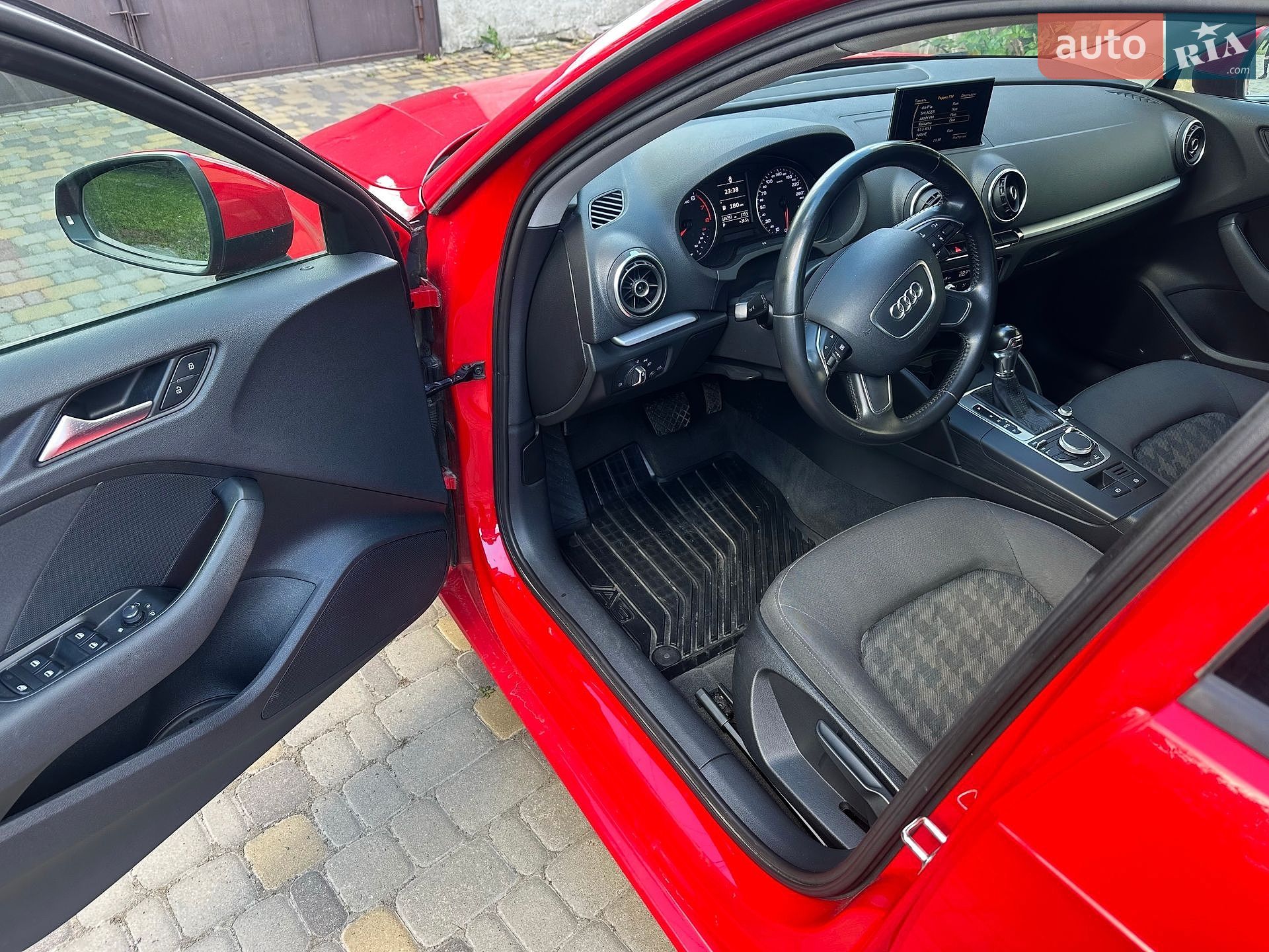 Audi A3 2016 VIN WAUZZZ8V5GA106253 фото оголошення 3 з 27