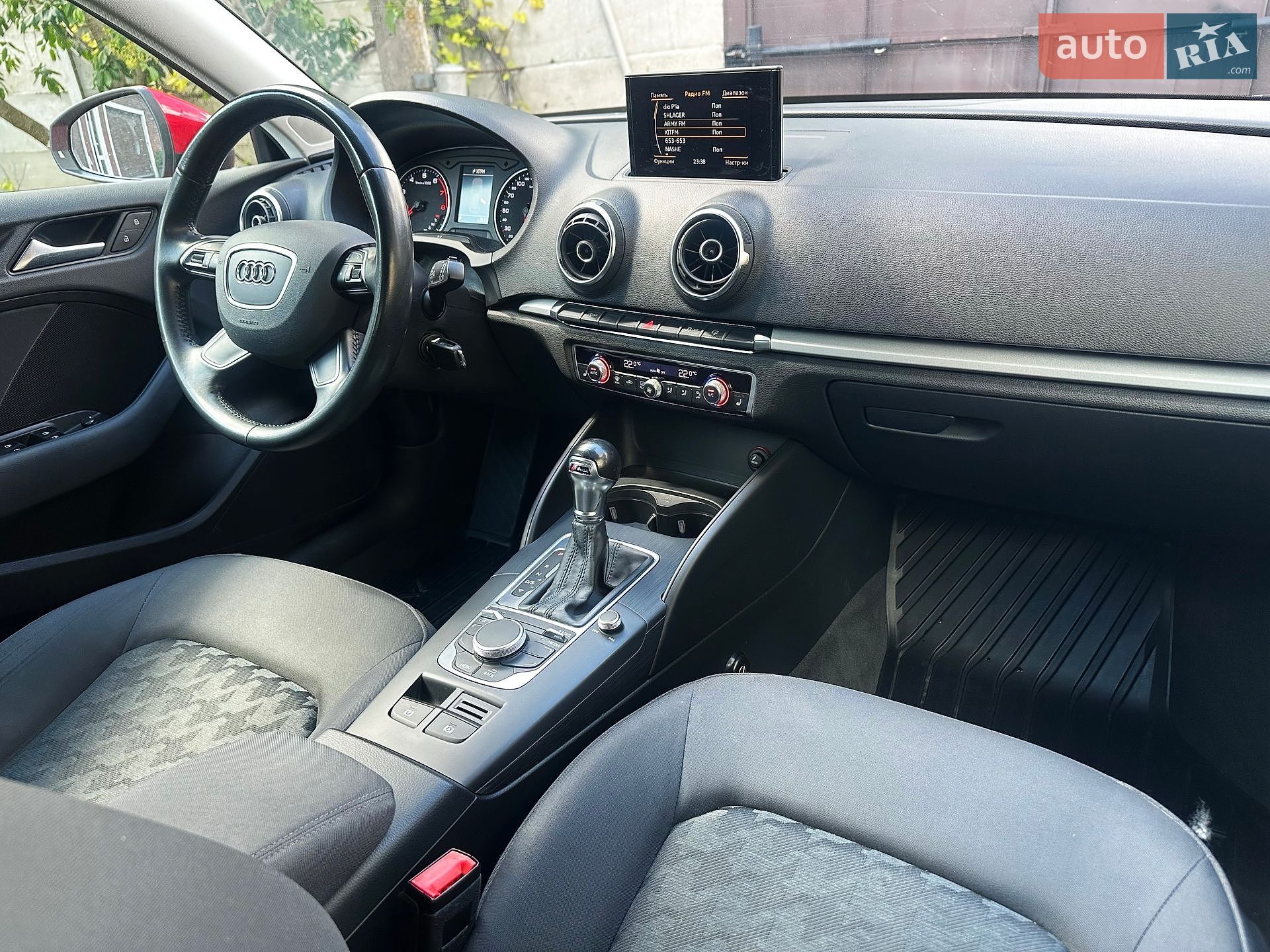 Audi A3 2016 VIN WAUZZZ8V5GA106253 фото оголошення 4 з 27